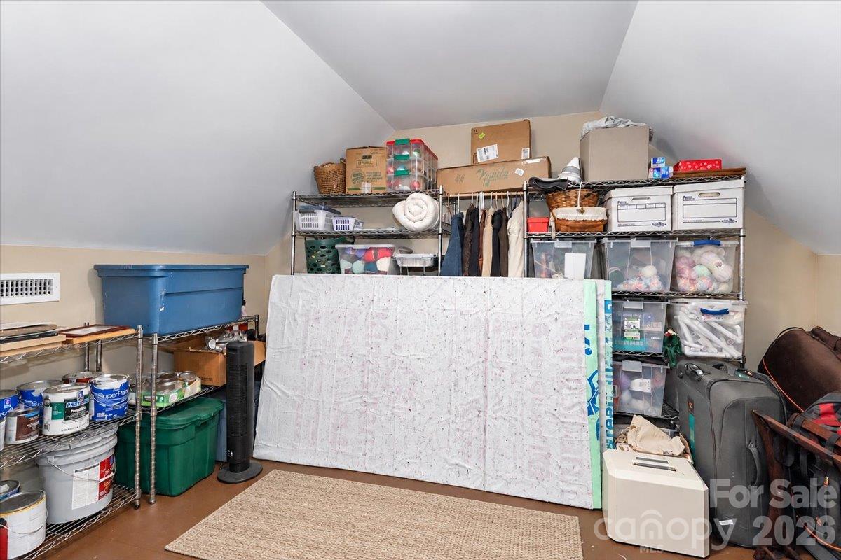 Upstairs Storage/office space - 618 Saint Cloud Drive, Statesville