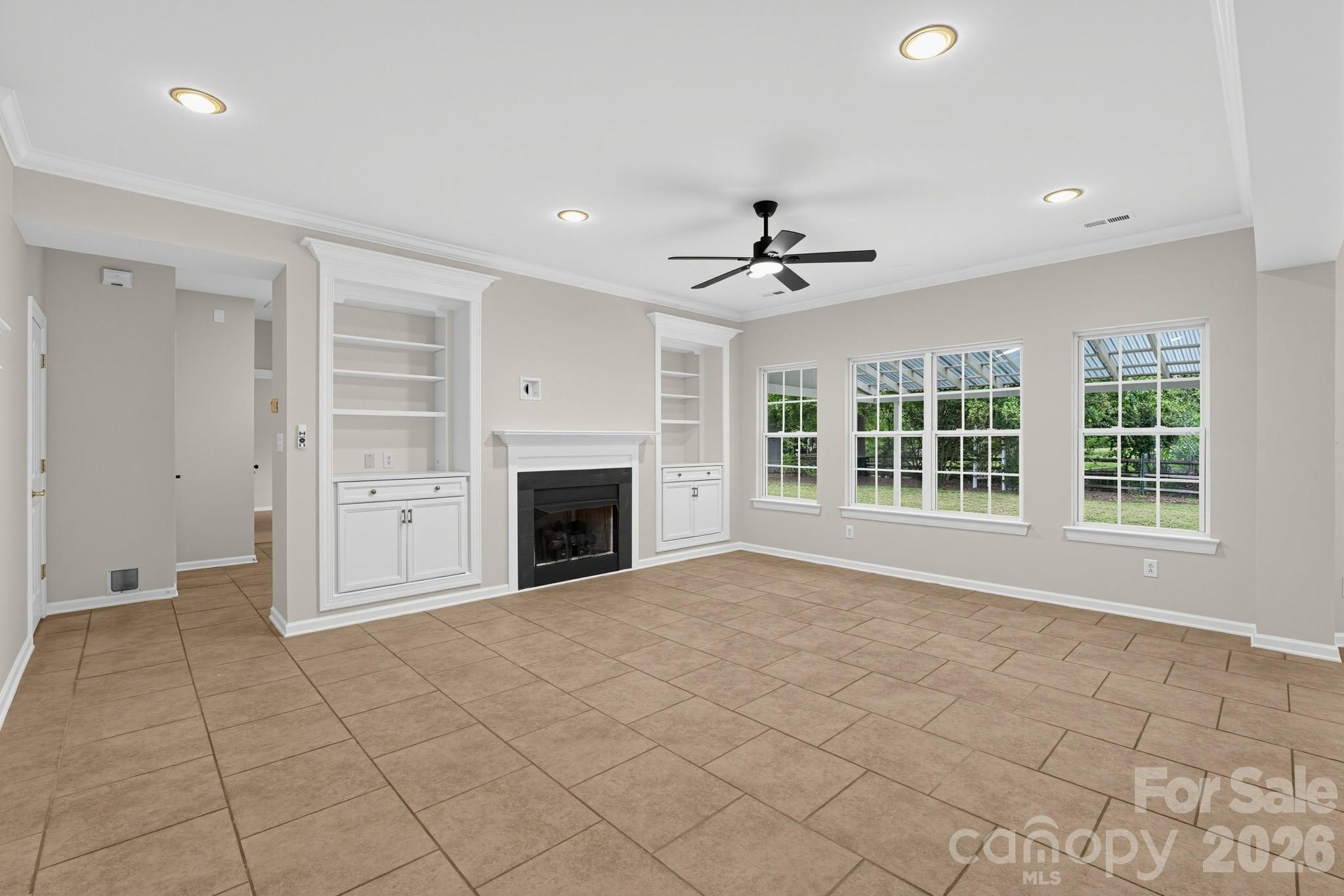 Single Family Residence at 15127 Kellington Court, Charlotte, photo 9 of 29