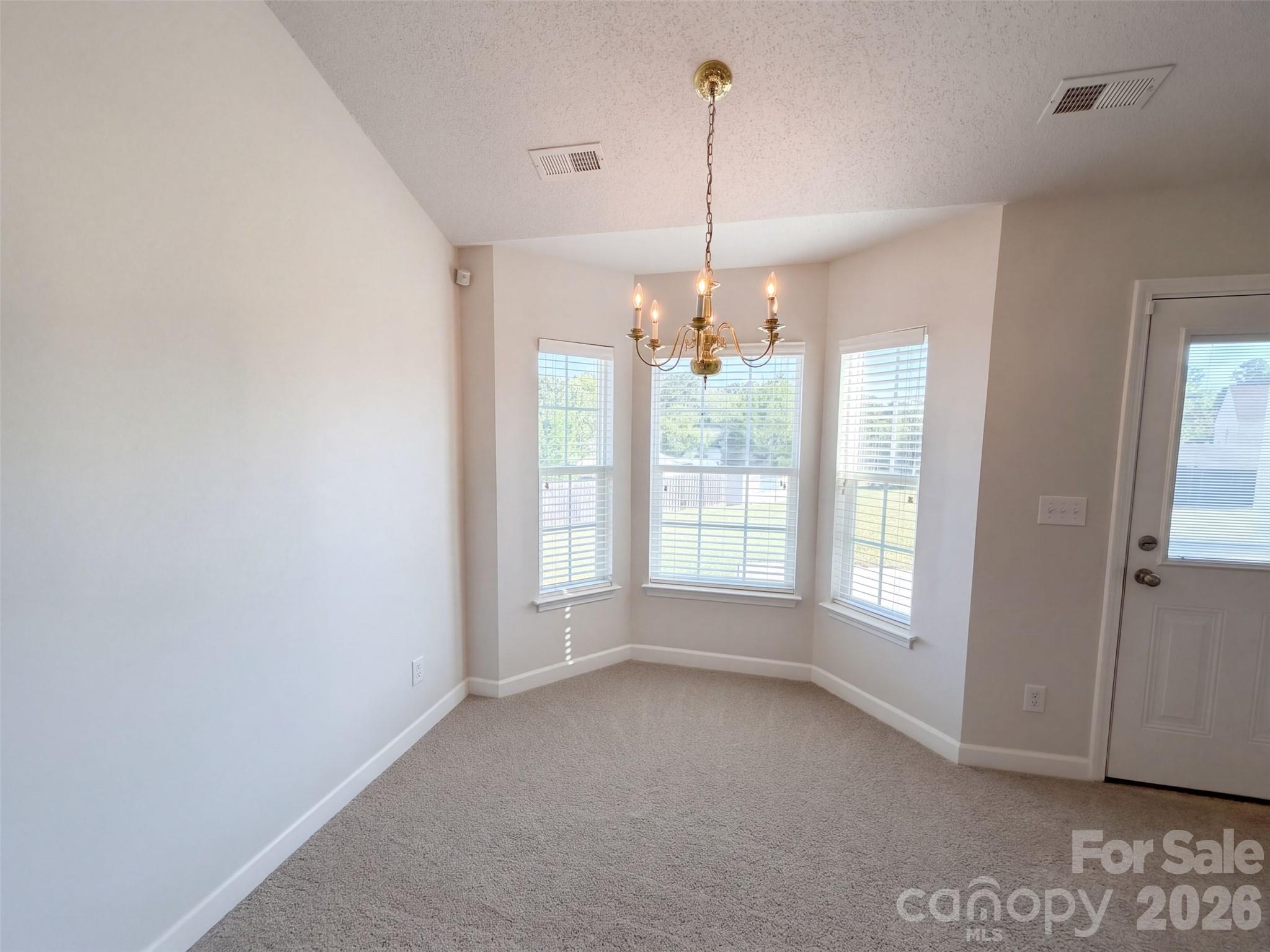Single Family Residence at 11344 Pointer Ridge Drive, Charlotte, photo 7 of 24