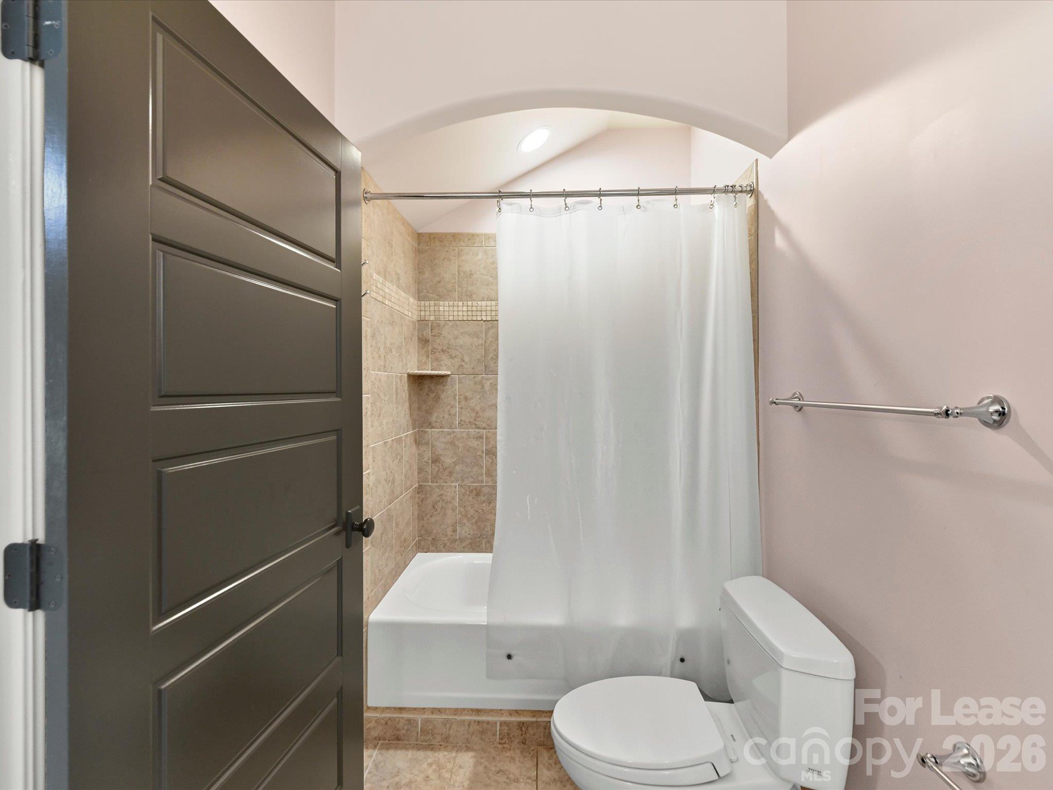 Ensuite Bathroom 5 - 808 Huntington Park Drive, Charlotte