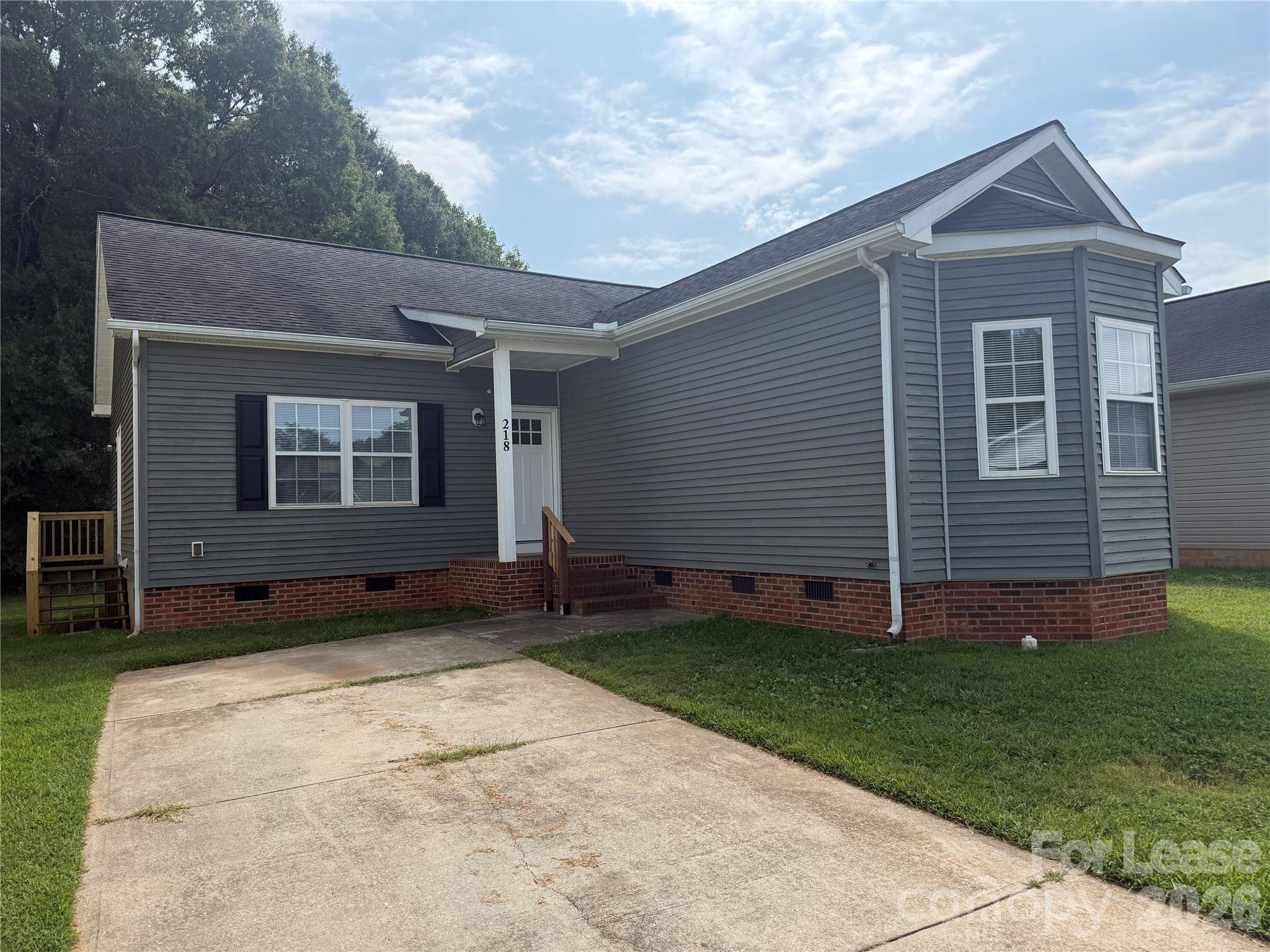 Single Family Residence at 218 Prosperity Place, Statesville, photo 2 of 9