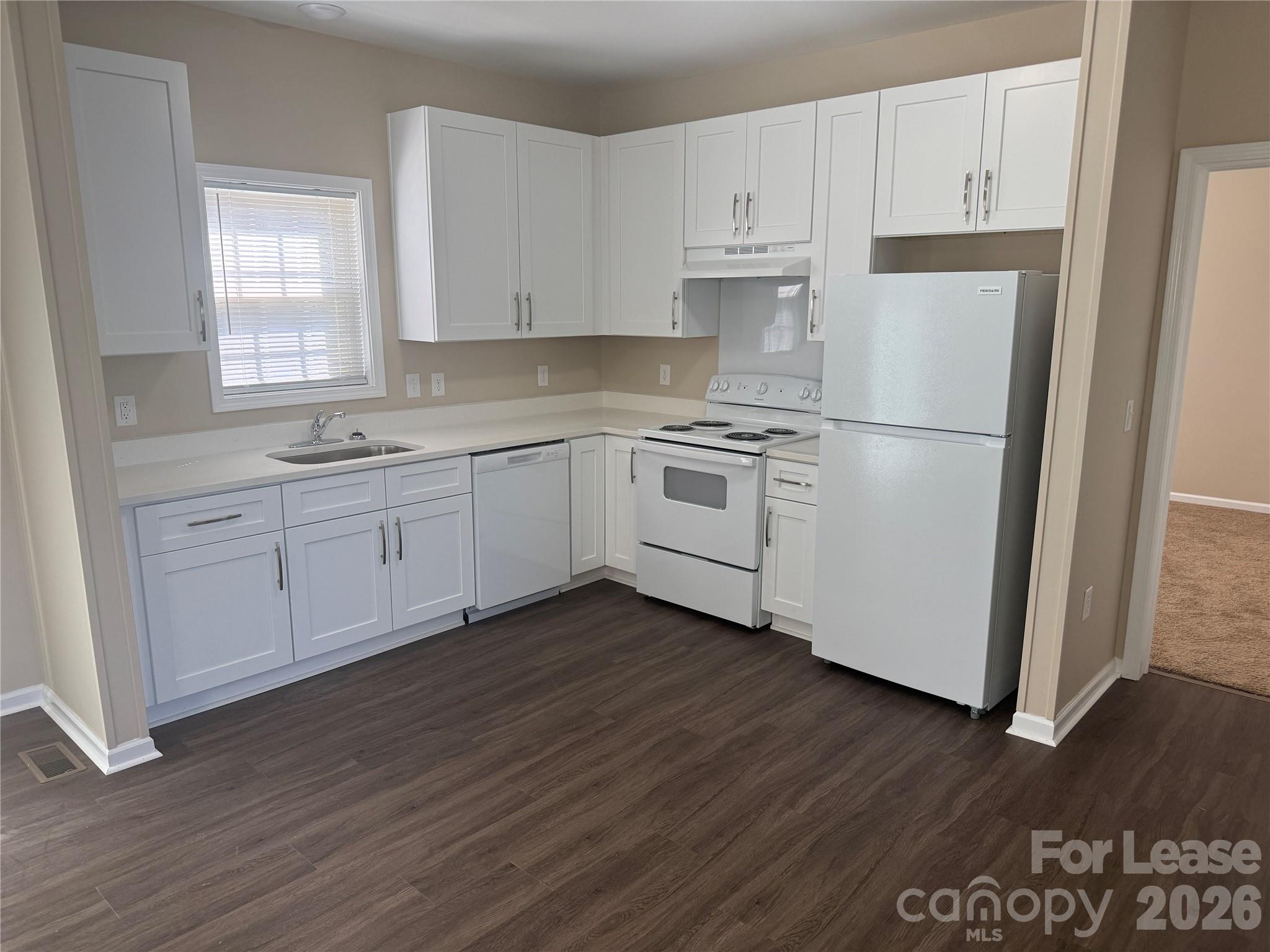 Single Family Residence at 218 Prosperity Place, Statesville, photo 4 of 9