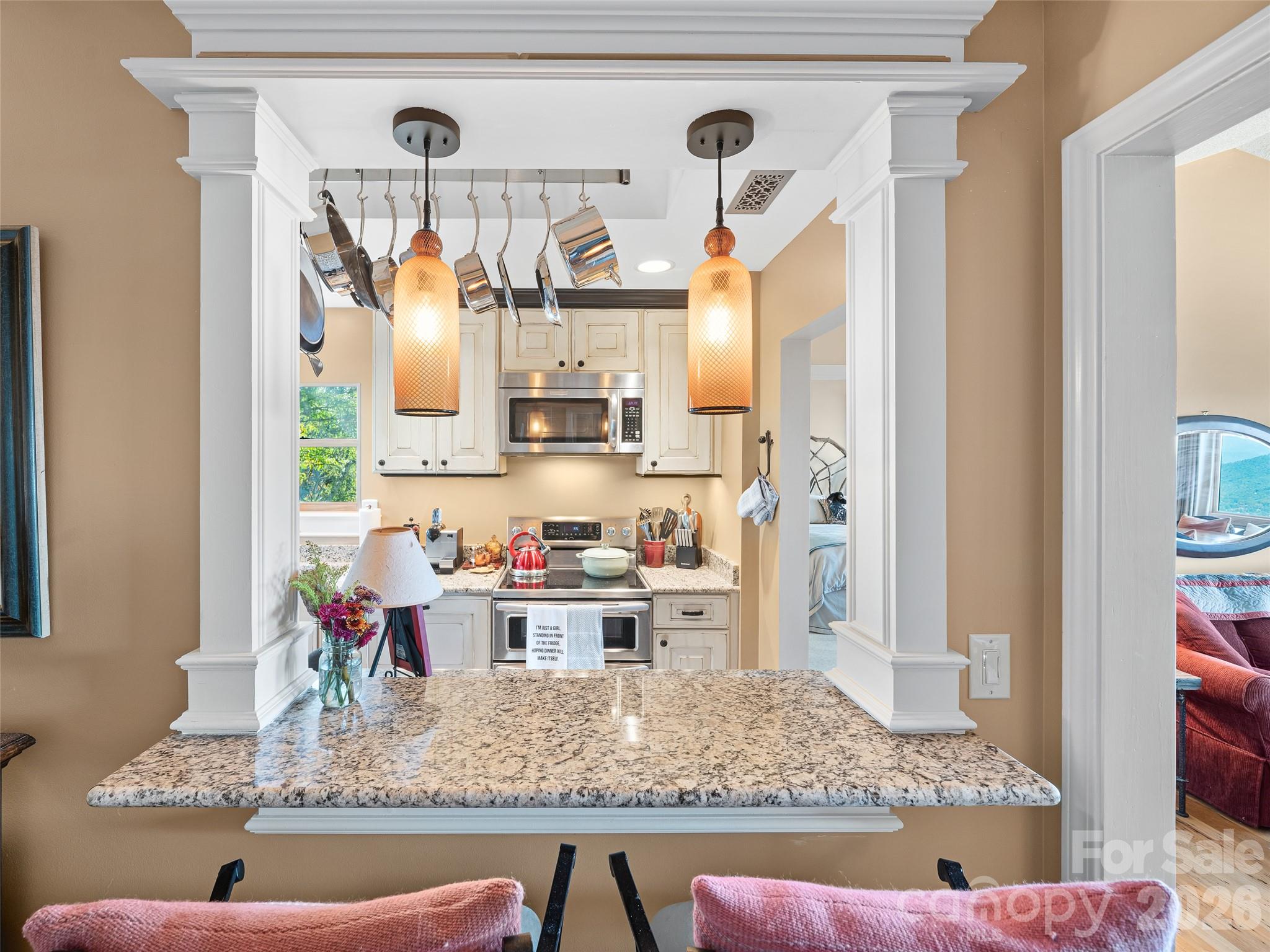 Attention to detail throughout - 80 Slickrock Road, Burnsville
