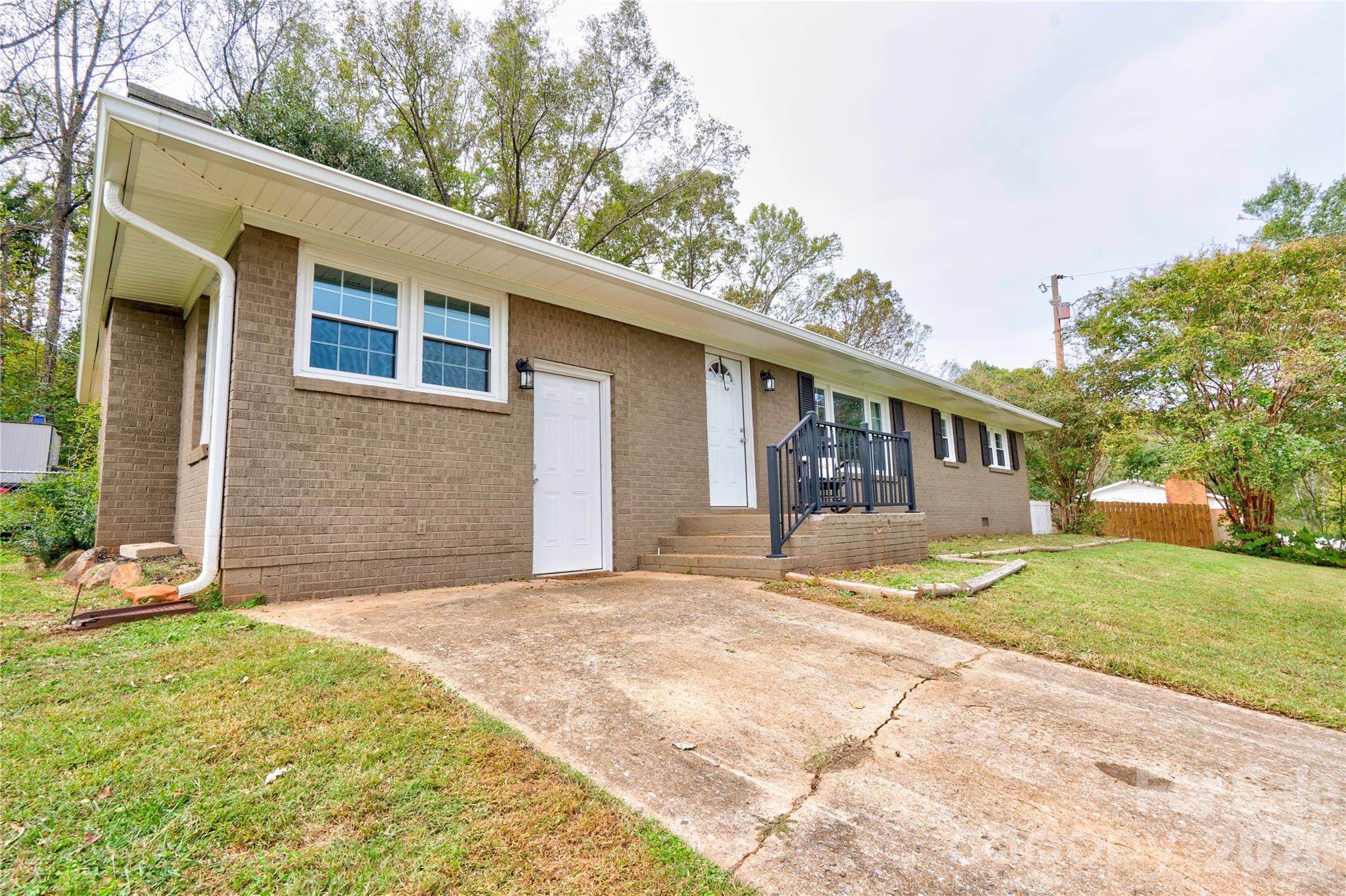 Single Family Residence at 468 Edwards Street, Rutherfordton, photo 5 of 35