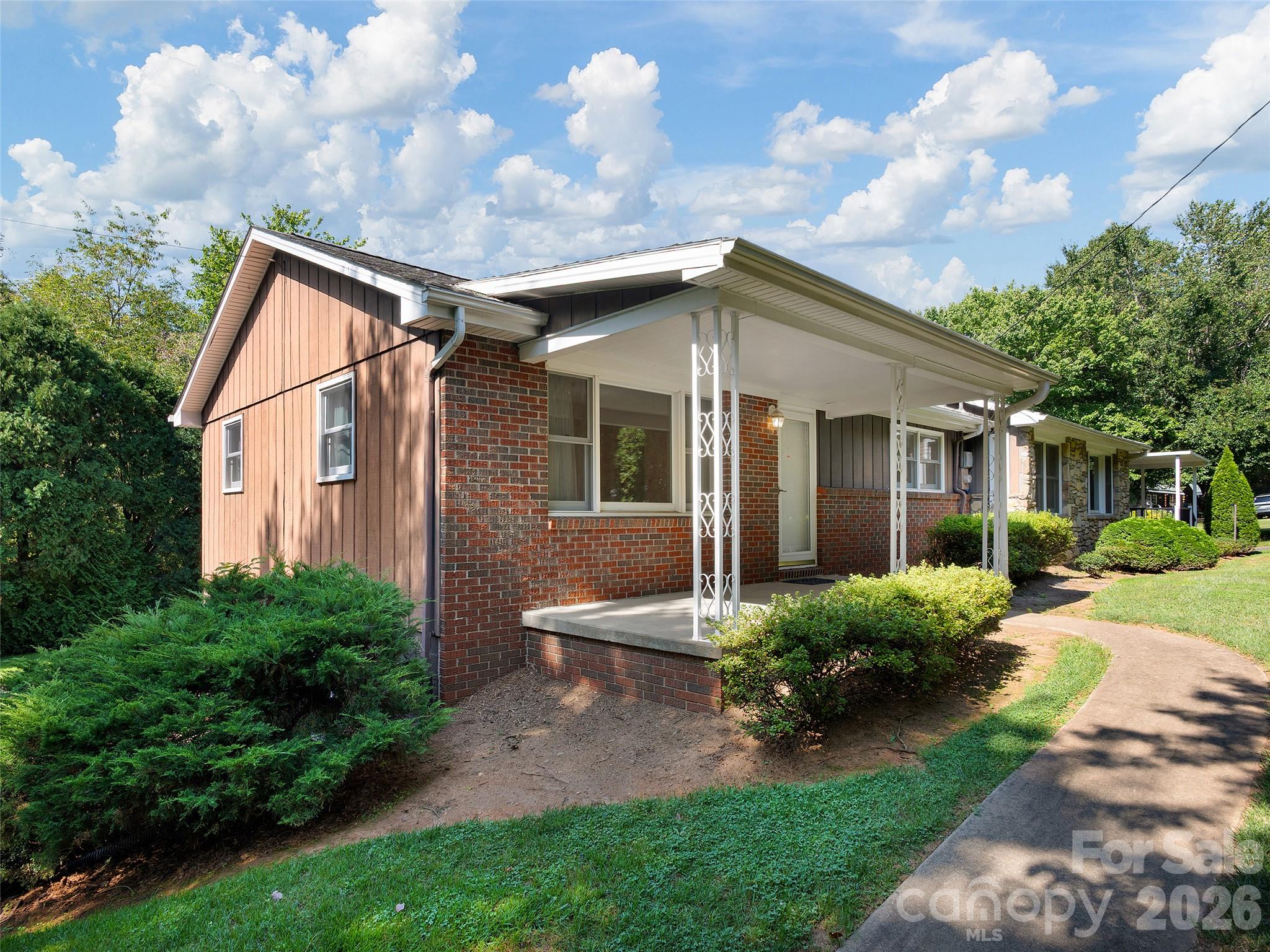 Single Family Residence at 16 Ben Lippen Road, Asheville, photo 2 of 26