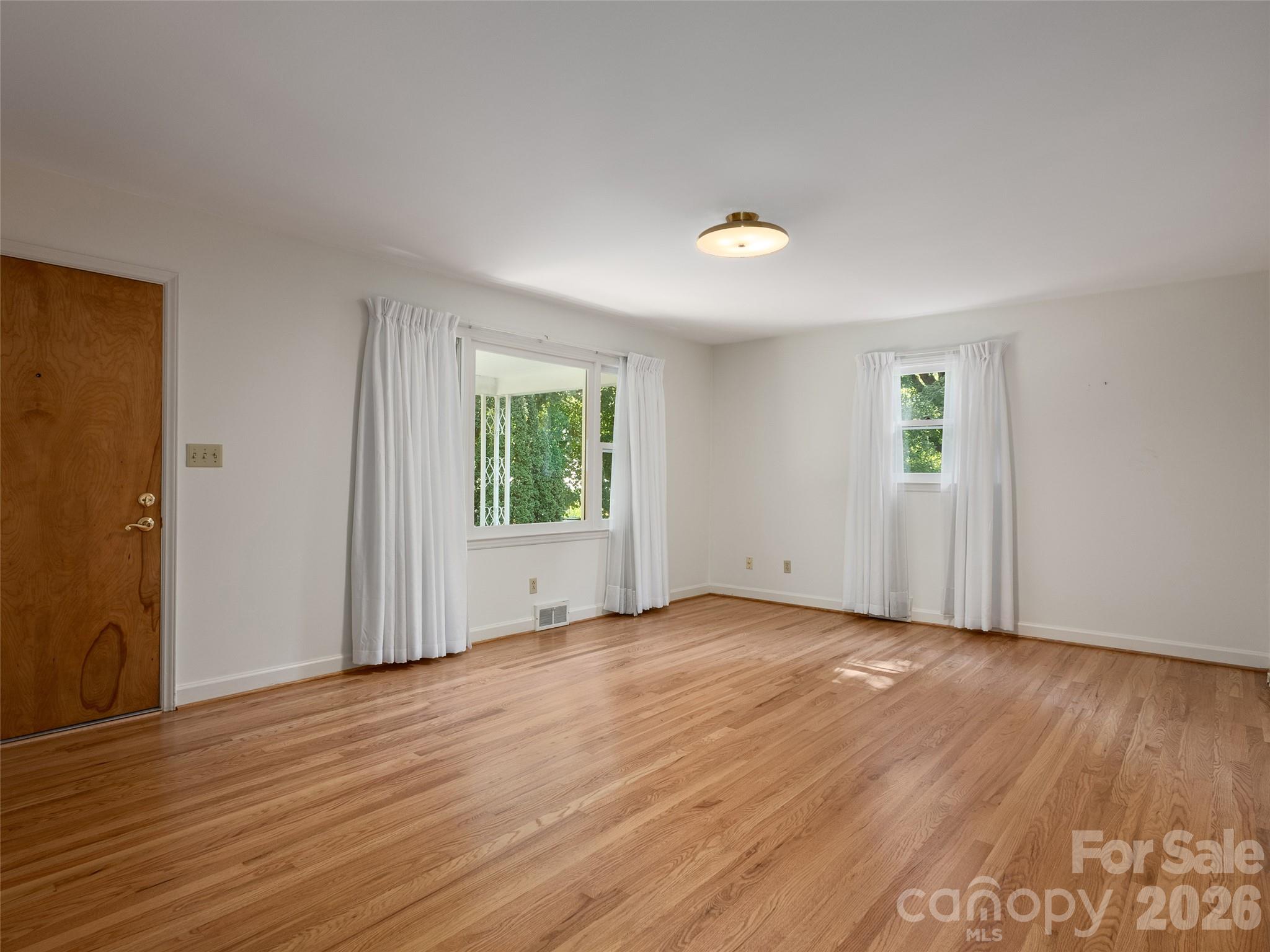 Single Family Residence at 16 Ben Lippen Road, Asheville, photo 5 of 26