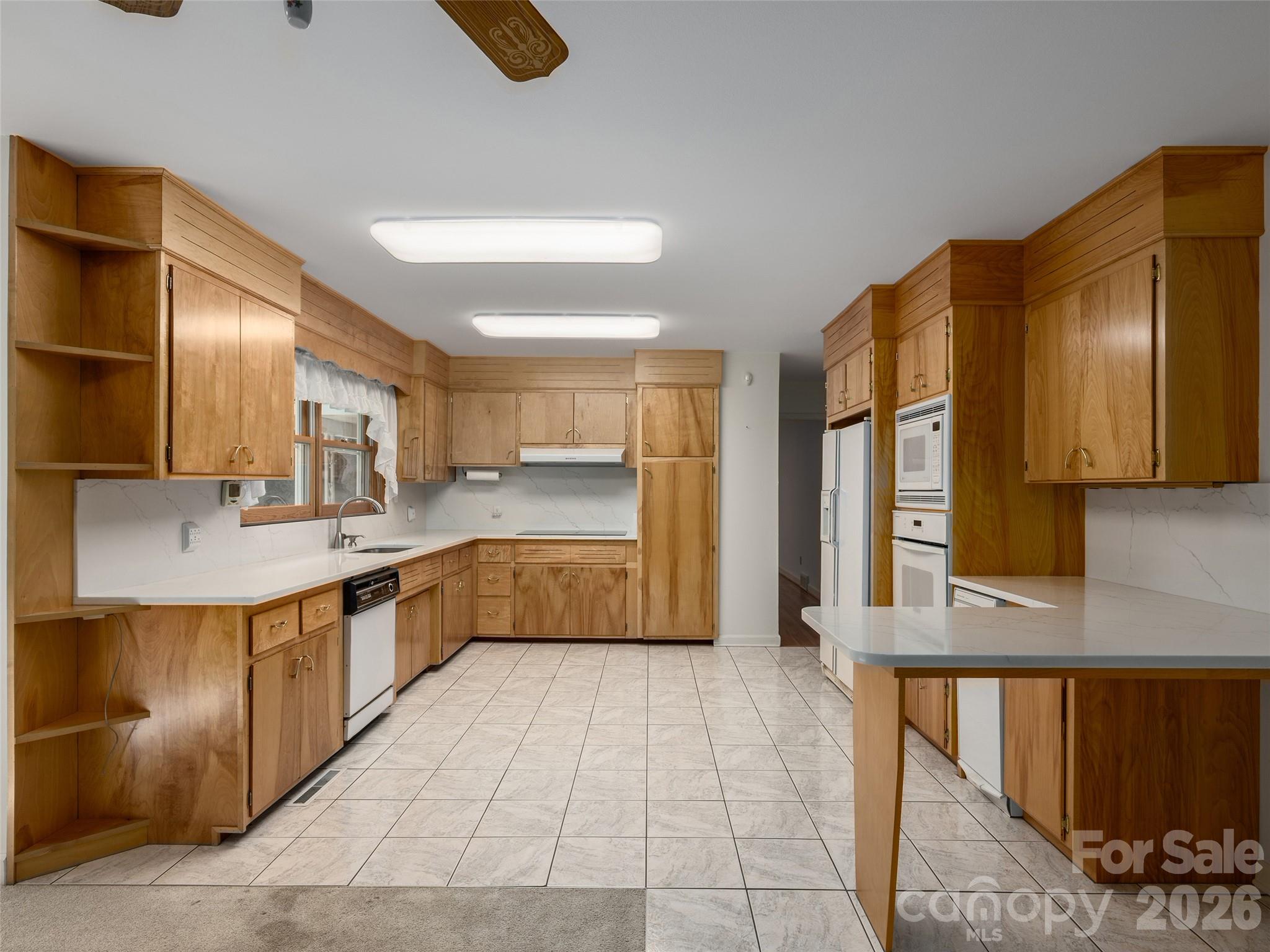 Single Family Residence at 16 Ben Lippen Road, Asheville, photo 9 of 26