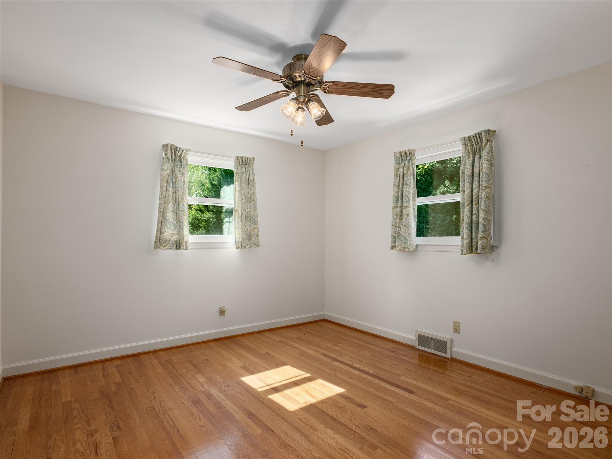 Single Family Residence at 16 Ben Lippen Road, Asheville, photo 16 of 26