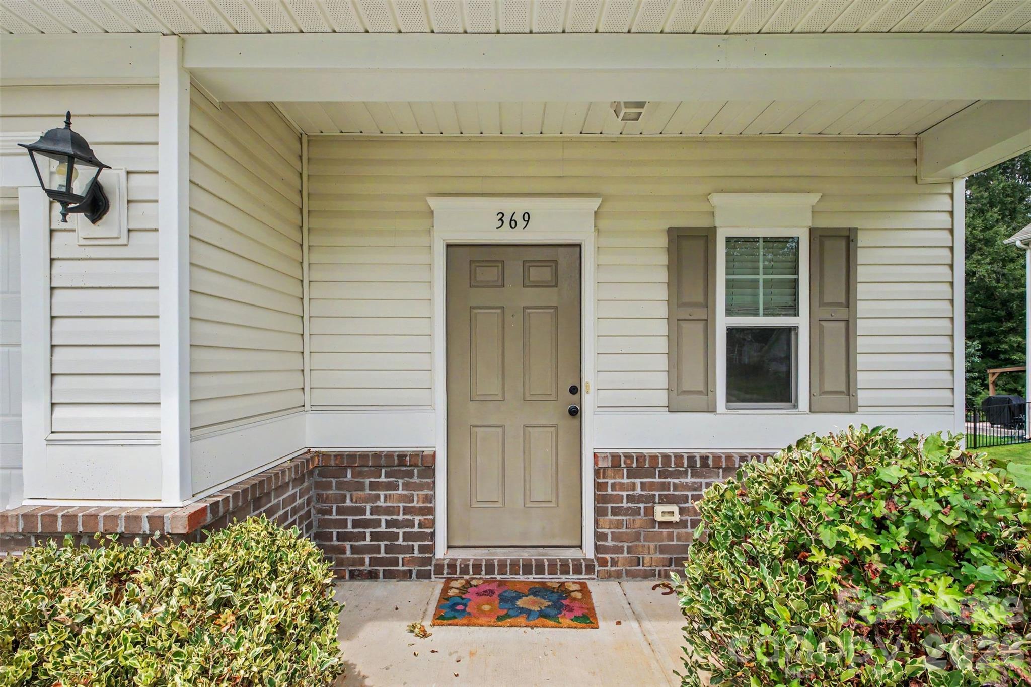 Single Family Residence at 369 Settlers Grove Lane, Salisbury, photo 3 of 27