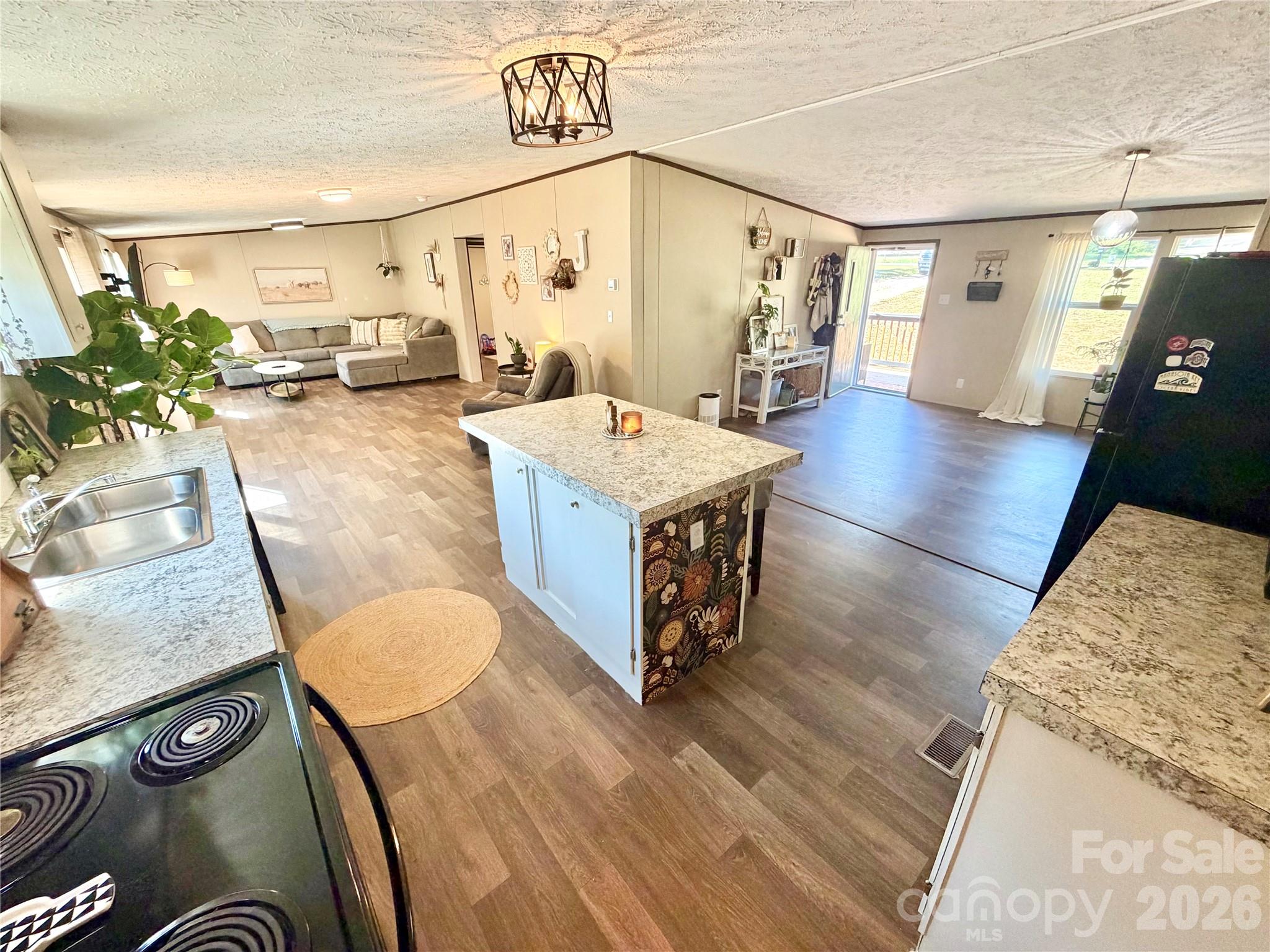 Single Family Residence at 255 Liberty Estates Lane, Taylorsville, photo 6 of 35