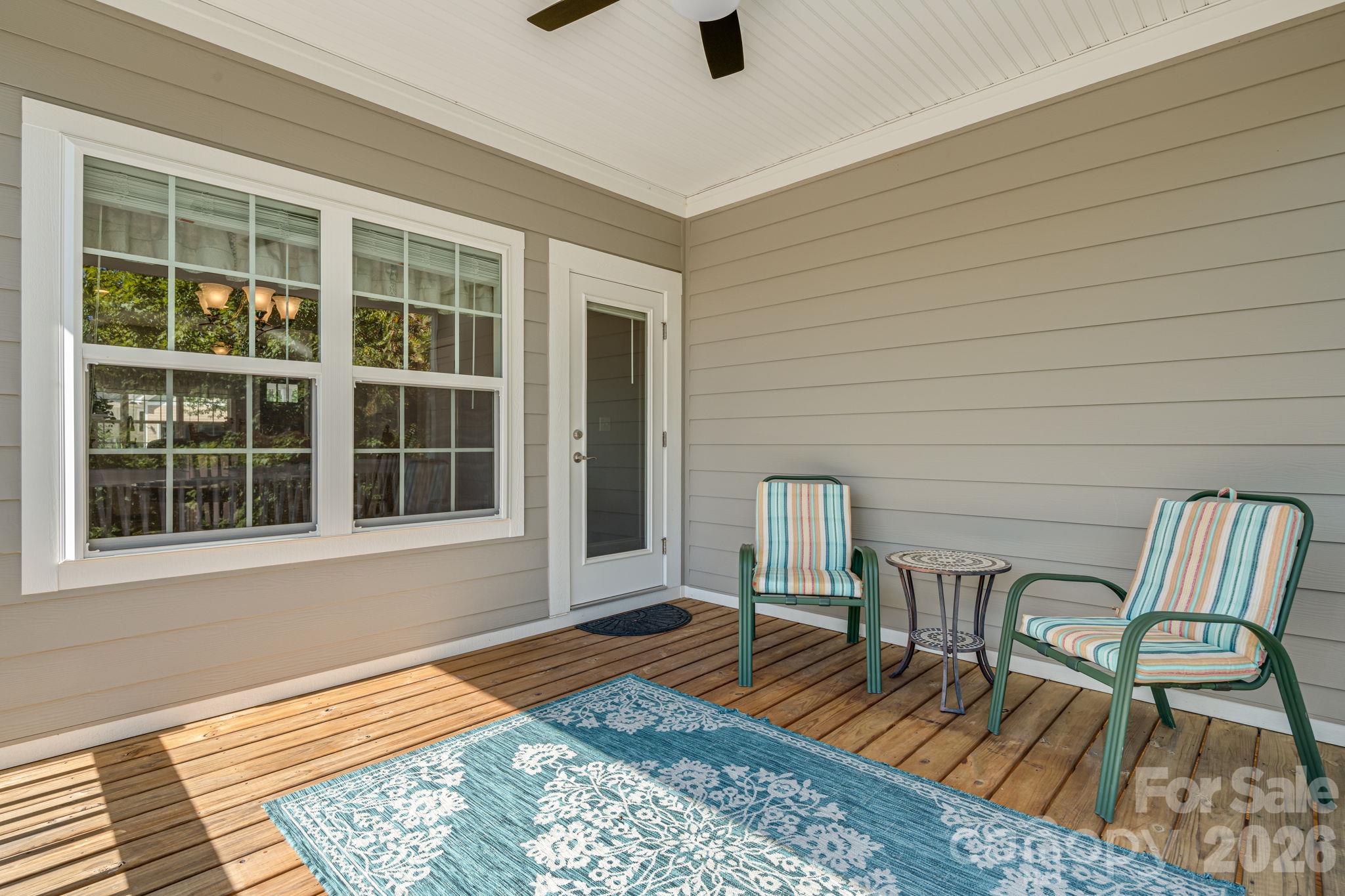 Spacious, covered back deck - 76 Rose Creek Road, Leicester