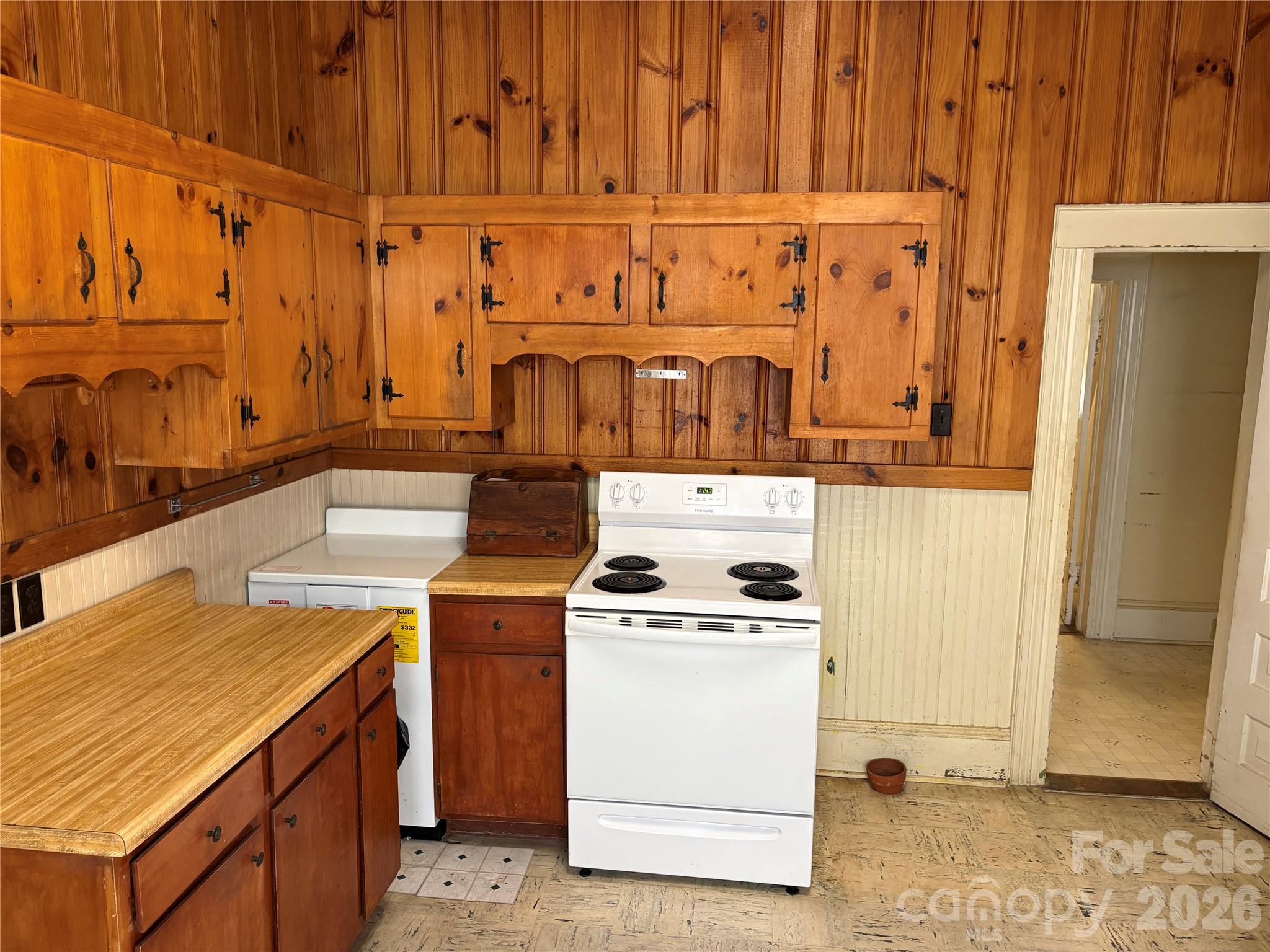 Single Family Residence at 114 Hampton Street, Chester, photo 14 of 32