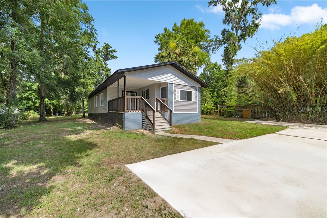 Residential at 1127 SW 140th AVE, OCALA FL 34481, photo 2 of 21