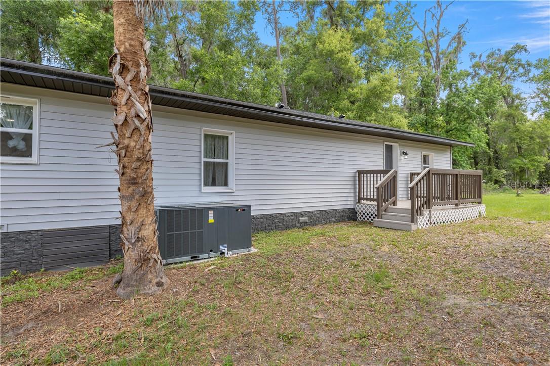 Residential at 1127 SW 140th AVE, OCALA FL 34481, photo 6 of 21