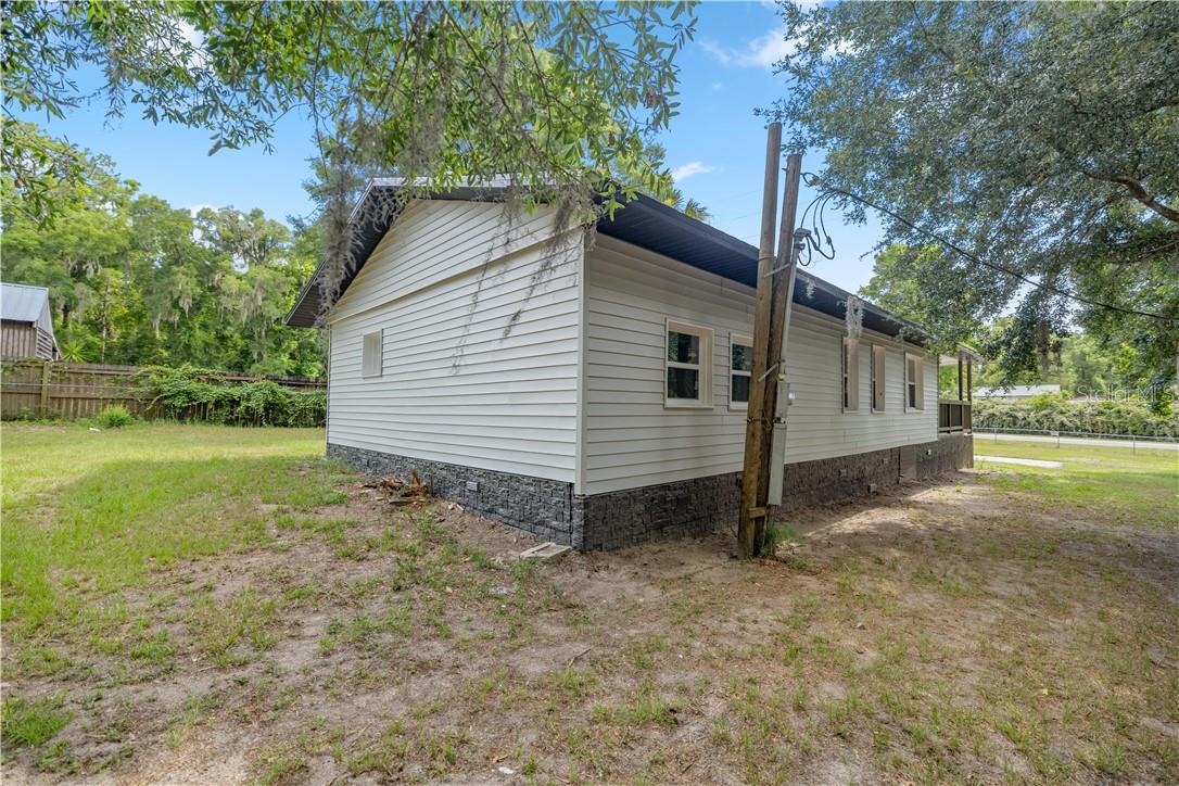 Residential at 1127 SW 140th AVE, OCALA FL 34481, photo 7 of 21