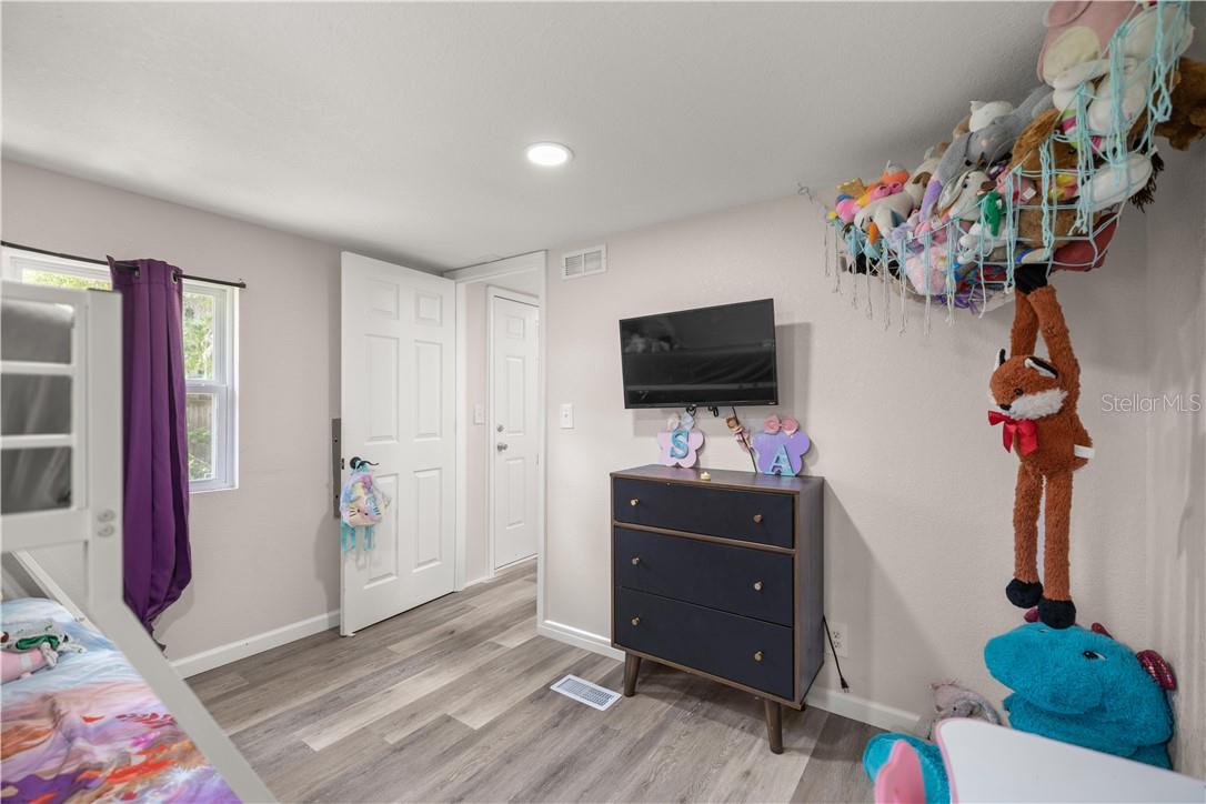 Residential at 1127 SW 140th AVE, OCALA FL 34481, photo 17 of 21