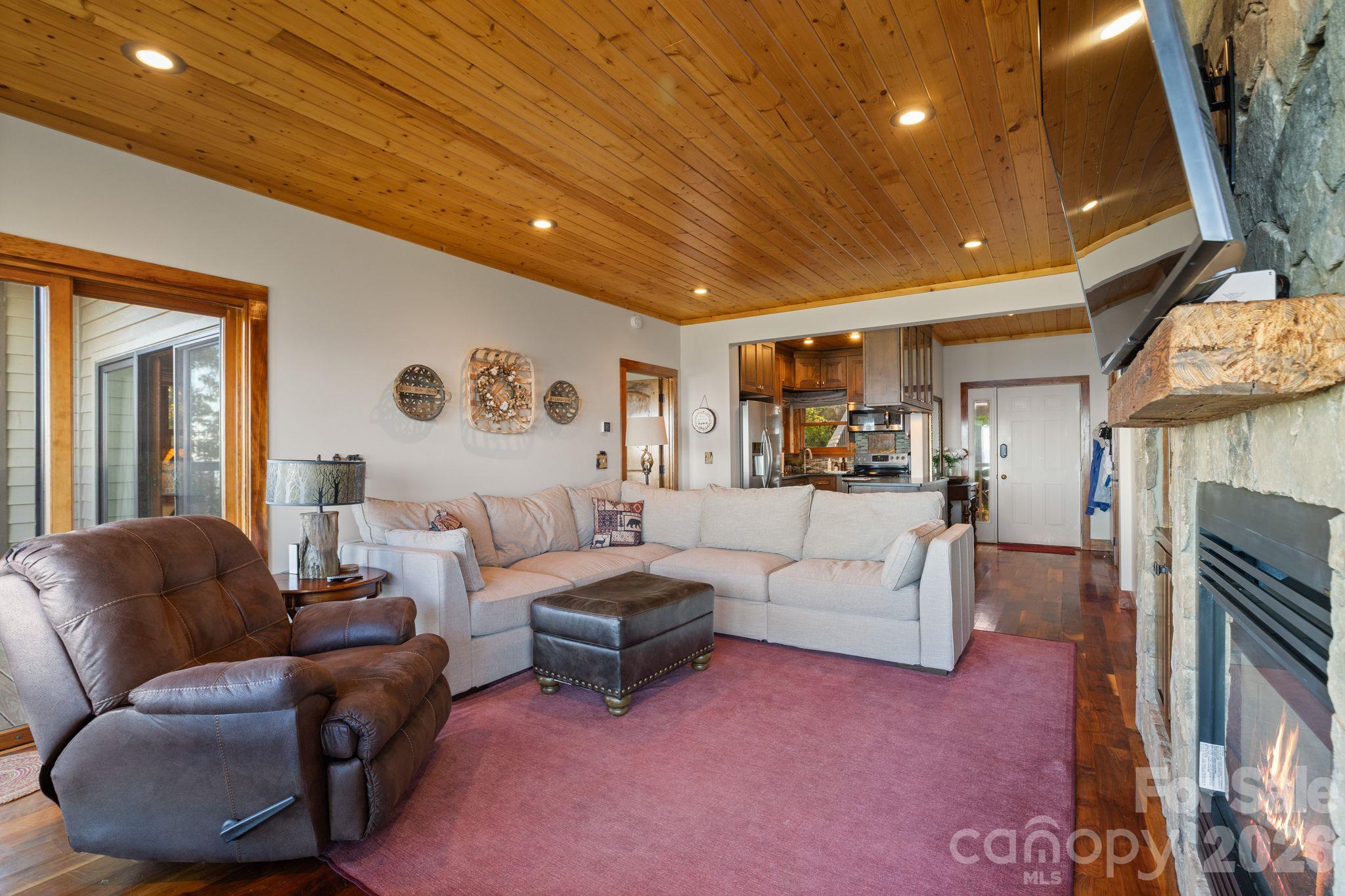 Condominium at 80 Slickrock Road, Burnsville, photo 9 of 42