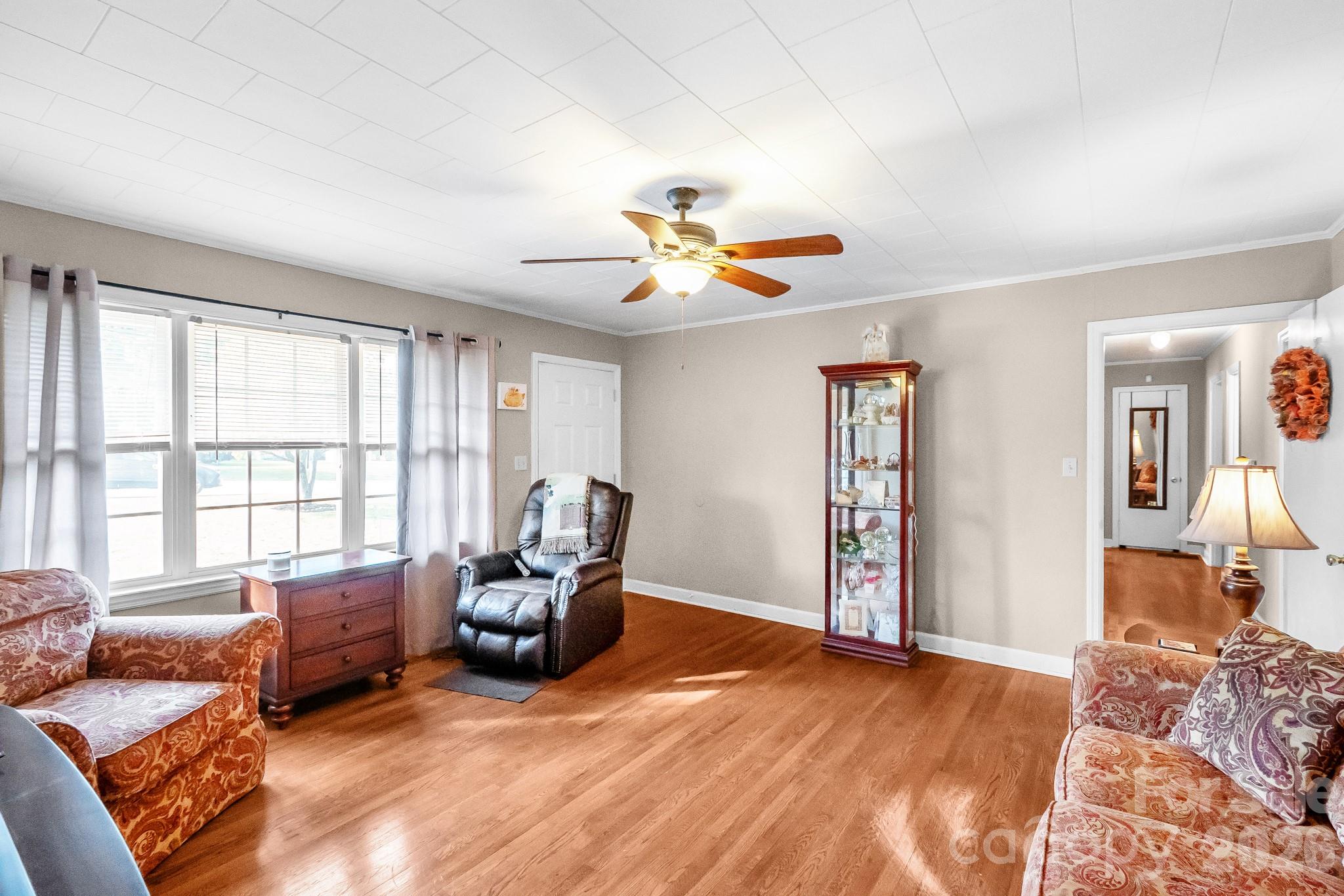 Single Family Residence at 304 Sumter Street, Kershaw, photo 14 of 32
