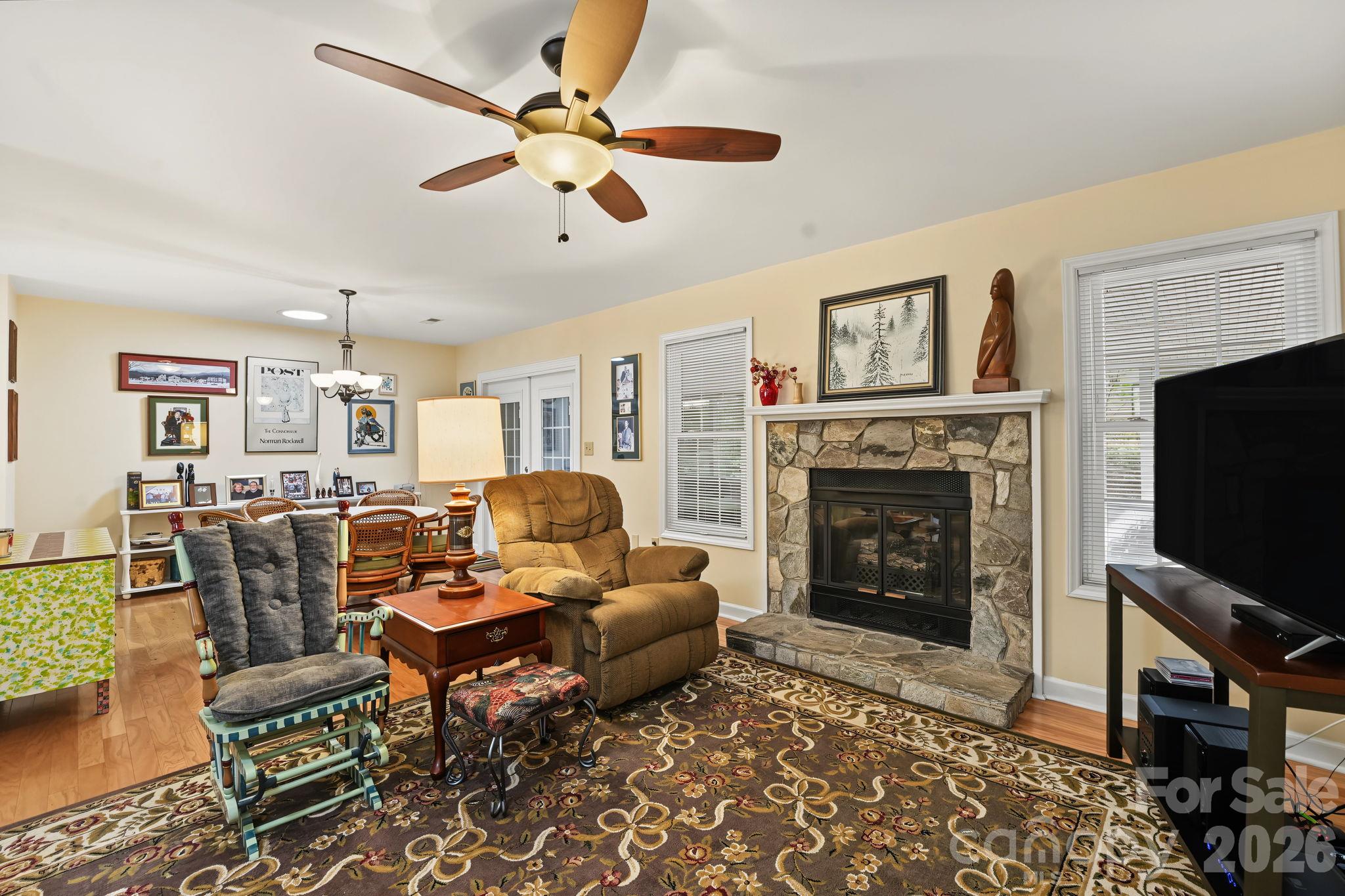 The open floorplan flows nicely - 420 English Ivy Court, Fort Mill
