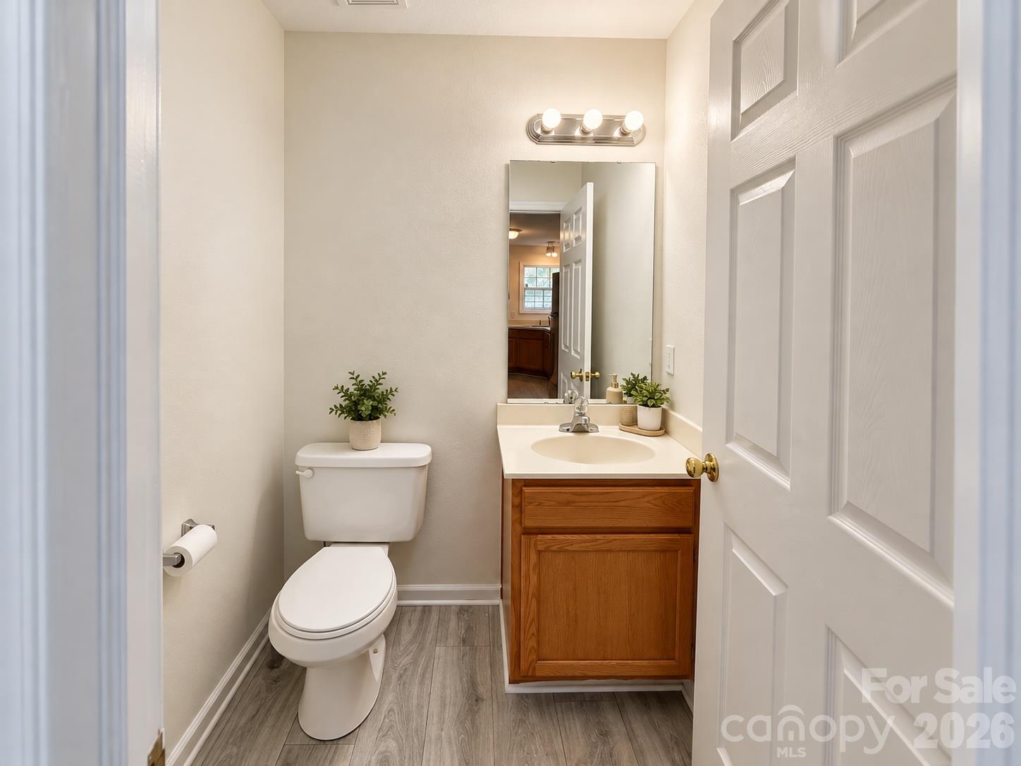 Townhouse at 1911 Flushing Court, Charlotte, photo 5 of 16