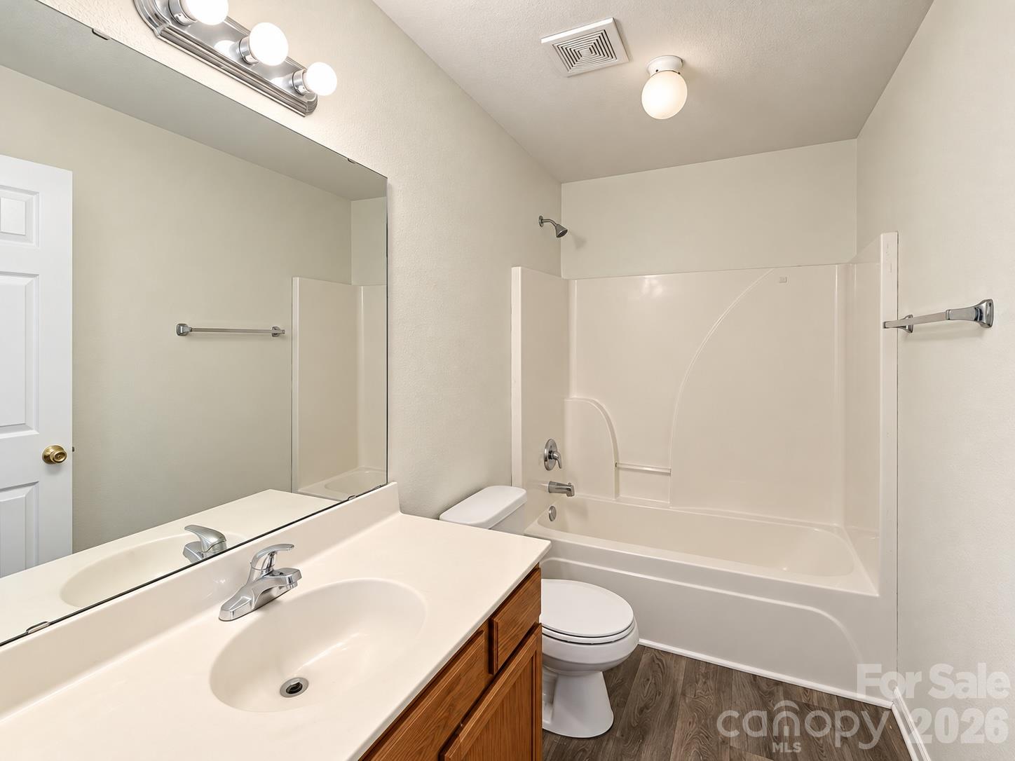 Townhouse at 1911 Flushing Court, Charlotte, photo 13 of 16