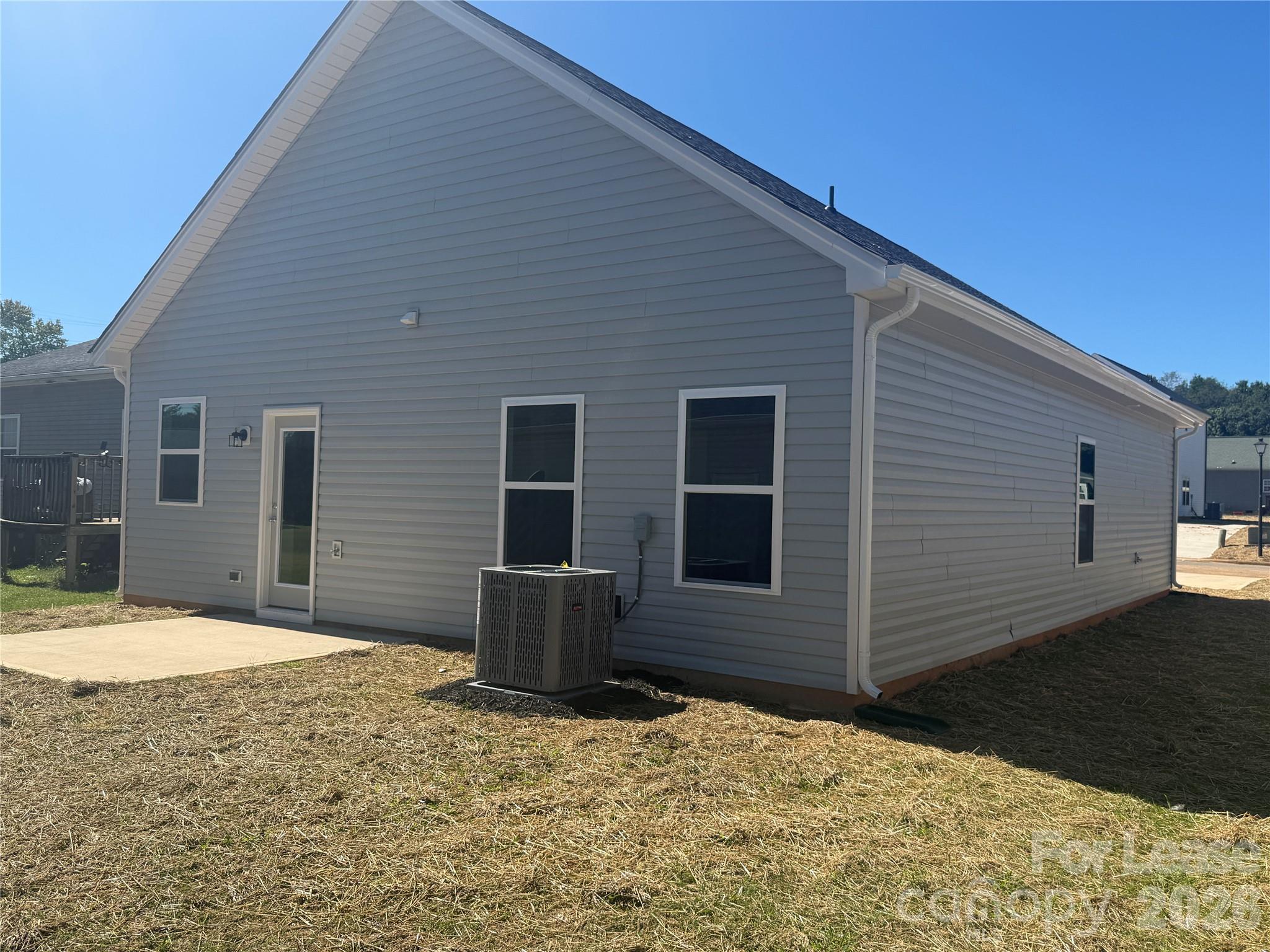 Single Family Residence at 208 Prosperity Place, Statesville, photo 2 of 9