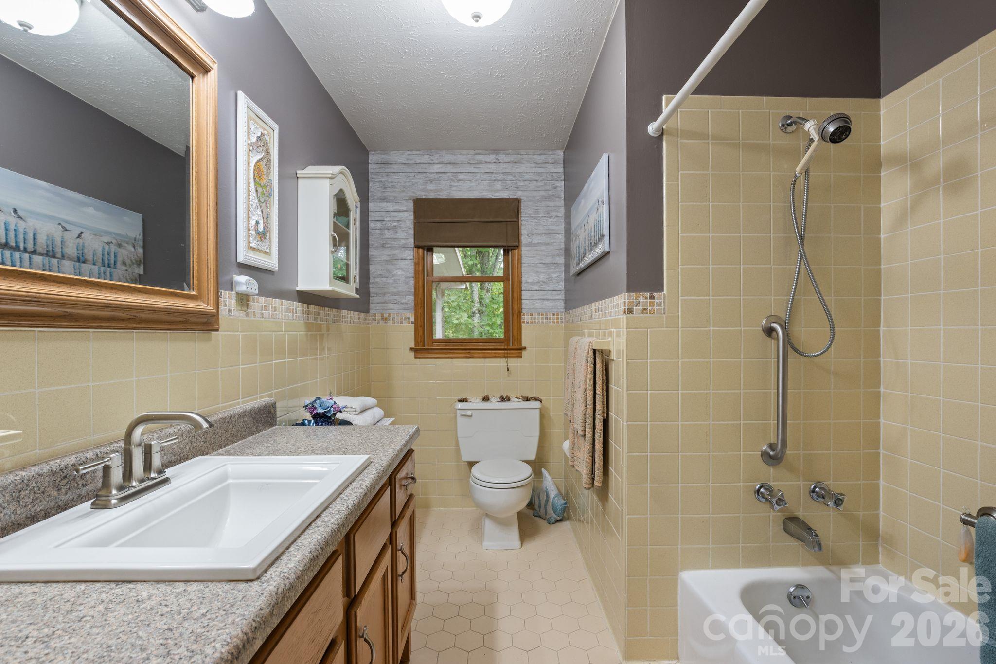 Single Family Residence at 33 & 34 Grandview Court, Asheville, photo 2 of 40
