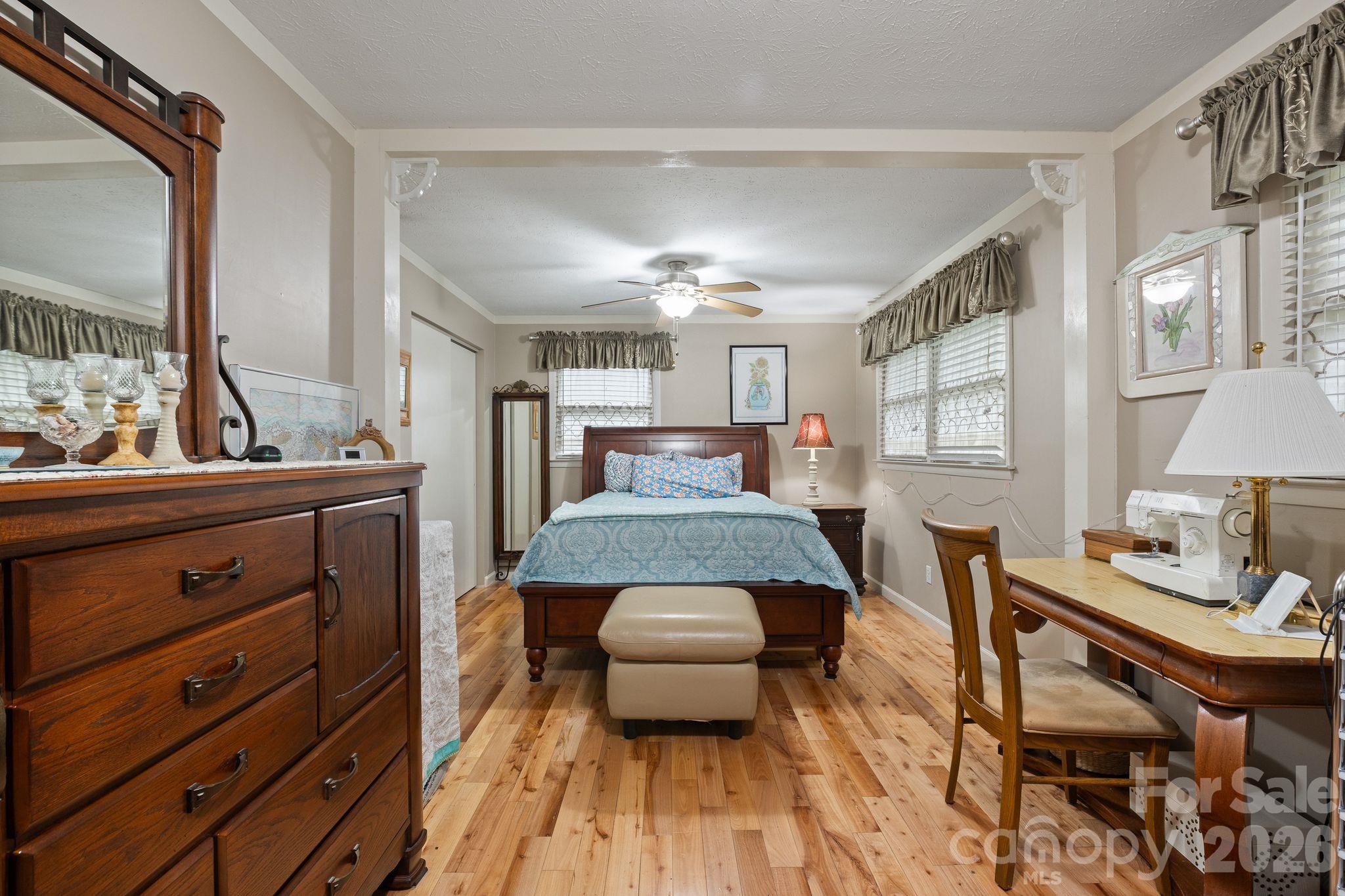 Single Family Residence at 33 & 34 Grandview Court, Asheville, photo 3 of 40