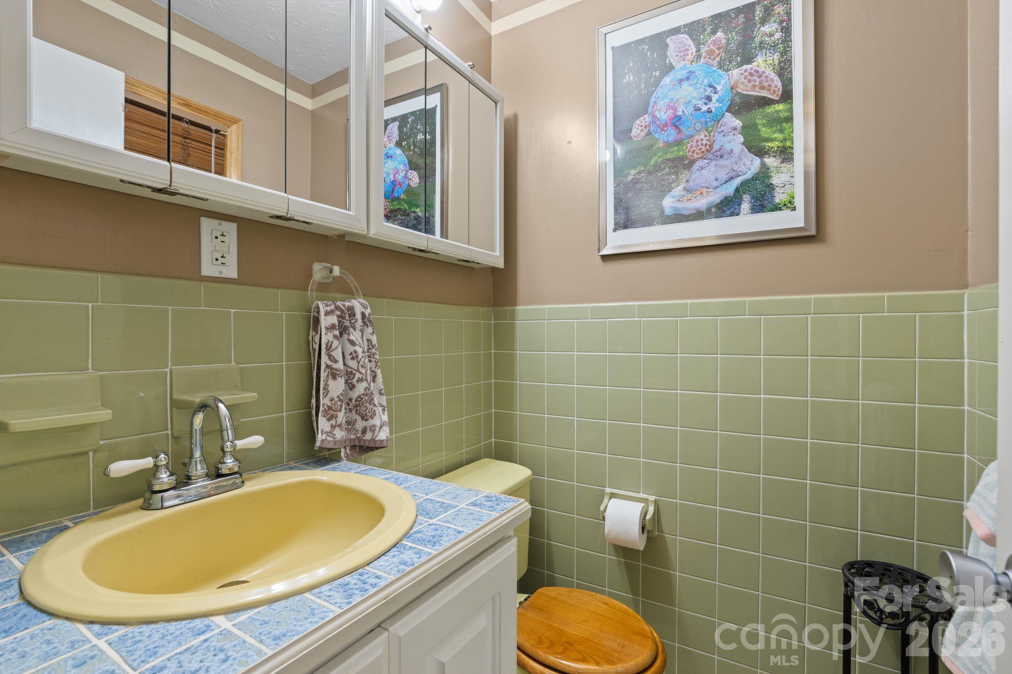 Single Family Residence at 33 & 34 Grandview Court, Asheville, photo 6 of 40
