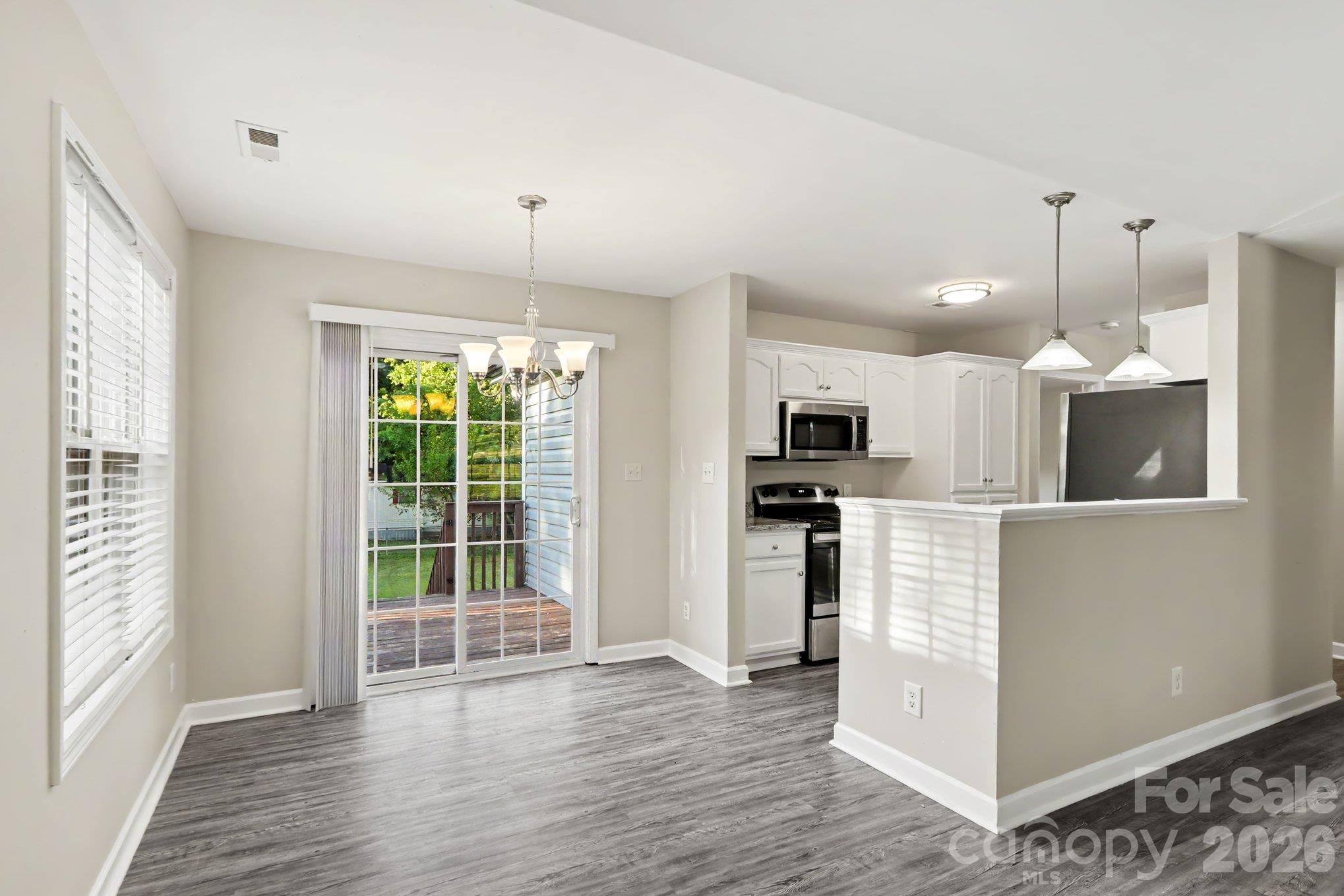 Single Family Residence at 1488 Ontario Drive, Kannapolis, photo 5 of 15