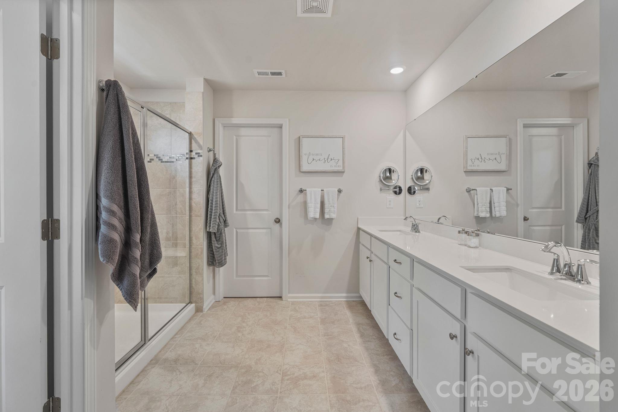 Single Family Residence at 107 Hollywood Court, Troutman, photo 8 of 26
