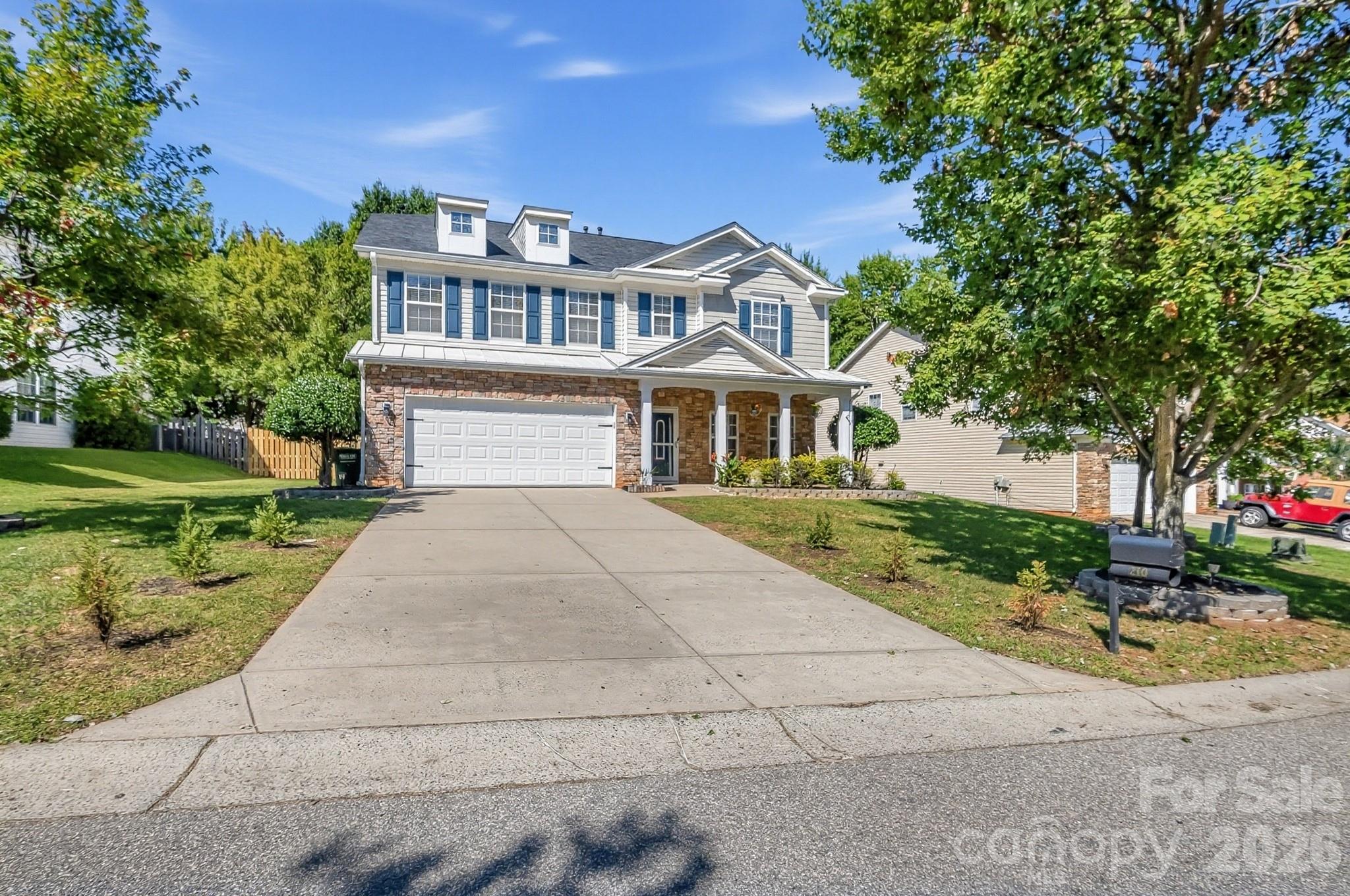 Single Family Residence at 210 Lylic Woods Drive, Fort Mill, photo 2 of 22