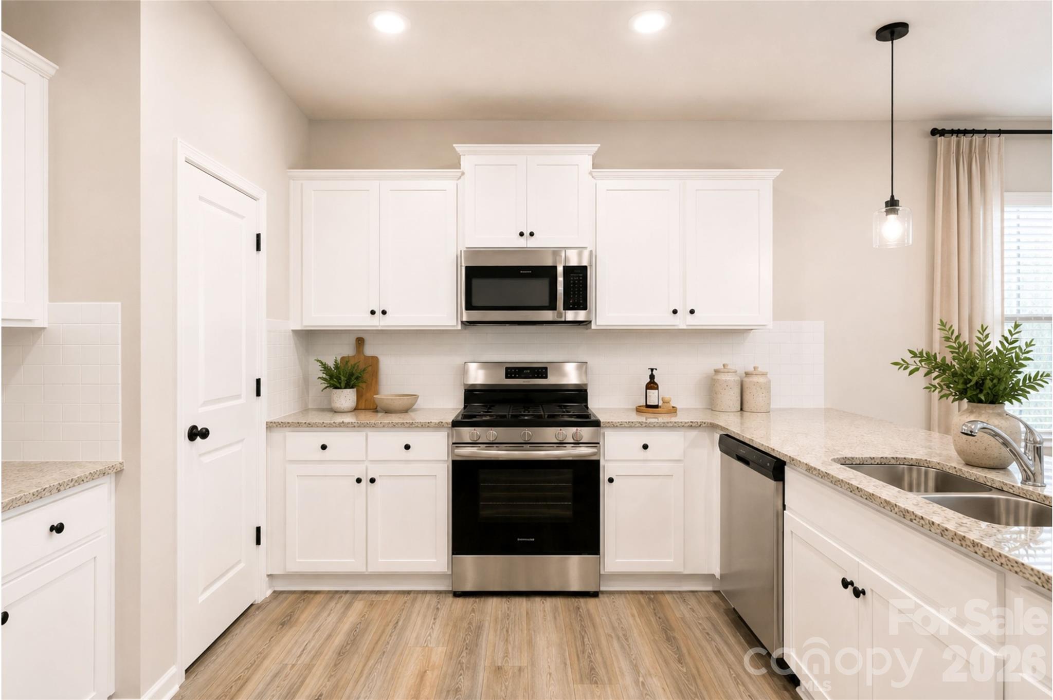 Single Family Residence at 8912 Sawyer Run Court, Charlotte, photo 3 of 30