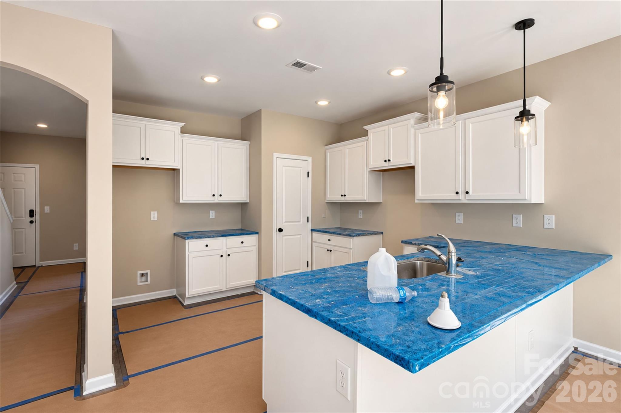 Single Family Residence at 8912 Sawyer Run Court, Charlotte, photo 8 of 30