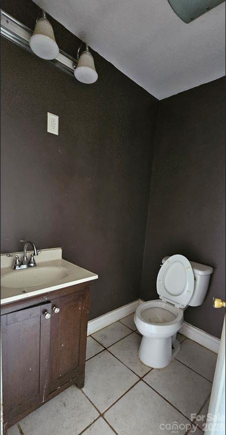 1/2 bath inside detached 2-car garage. - 2660 Stagbuck Drive, Gastonia