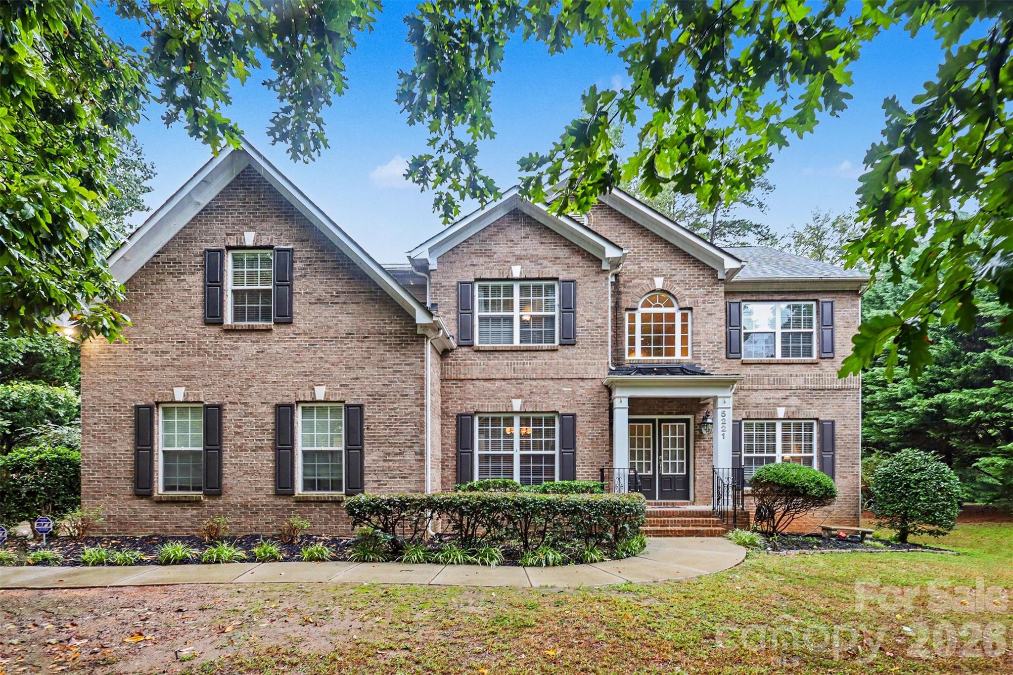 Single Family Residence at 5221 Turkey Oak Drive, Mint Hill, photo 2 of 44