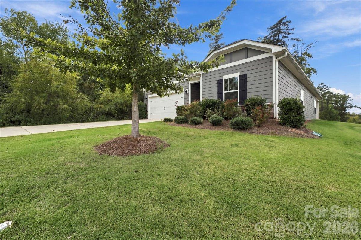 Single Family Residence at 7722 Porrera Street, Charlotte, photo 2 of 48