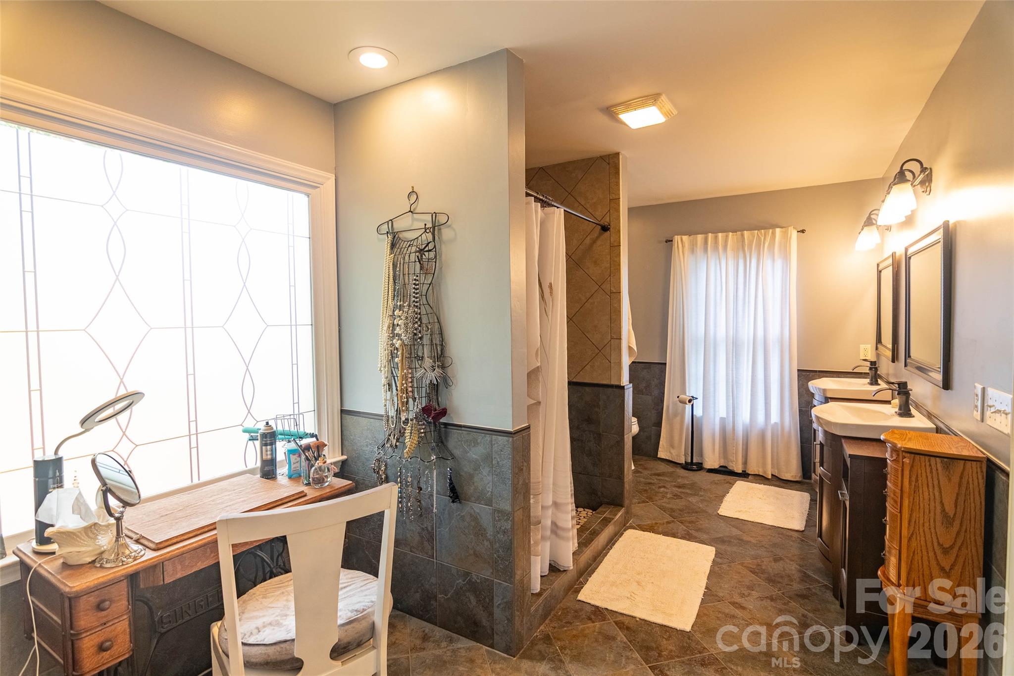 Master Bath - 378 Chisholm Trail, Rutherfordton