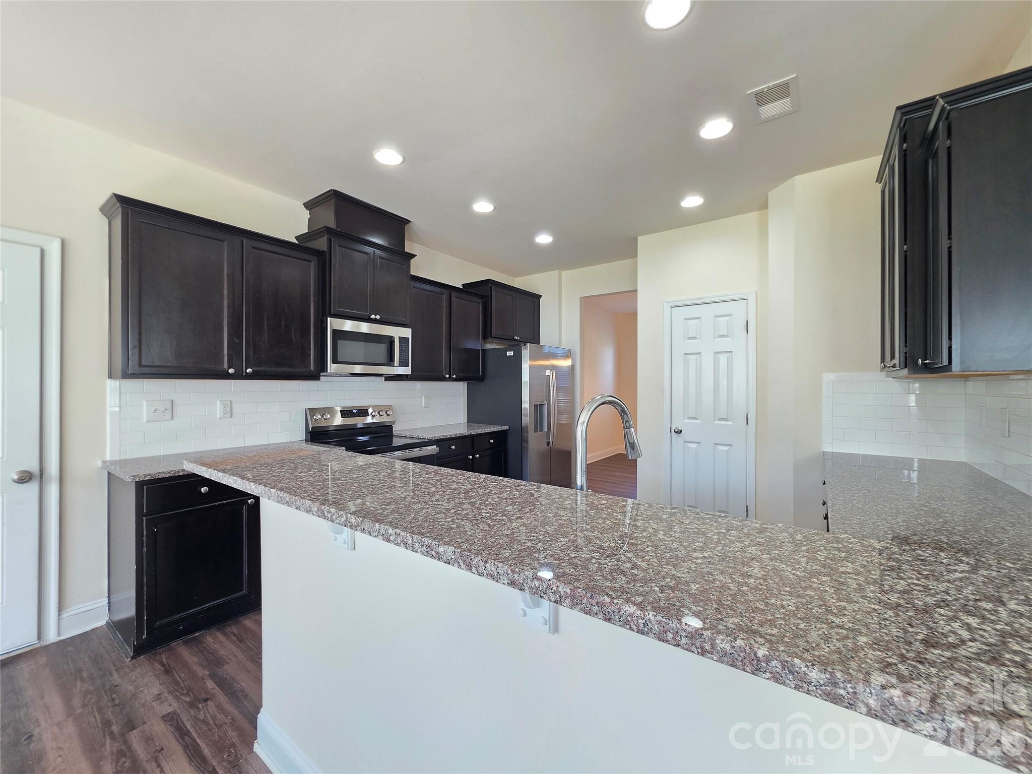 Single Family Residence at 104 Sassafras Road, Mooresville, photo 5 of 27