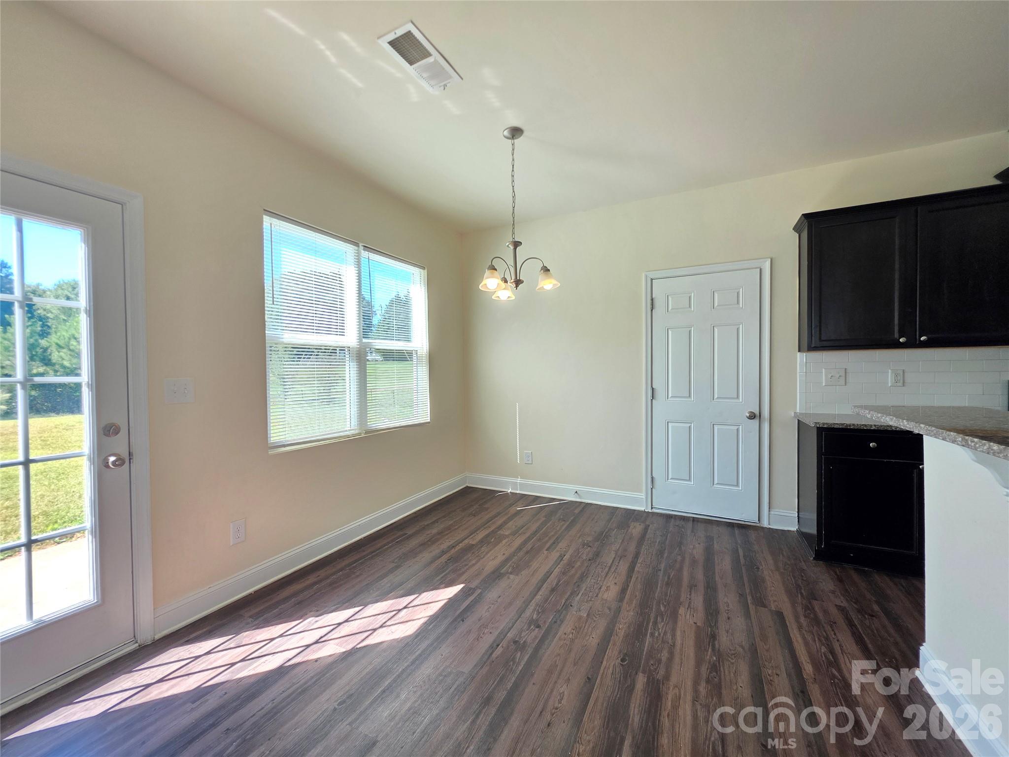 Single Family Residence at 104 Sassafras Road, Mooresville, photo 6 of 27