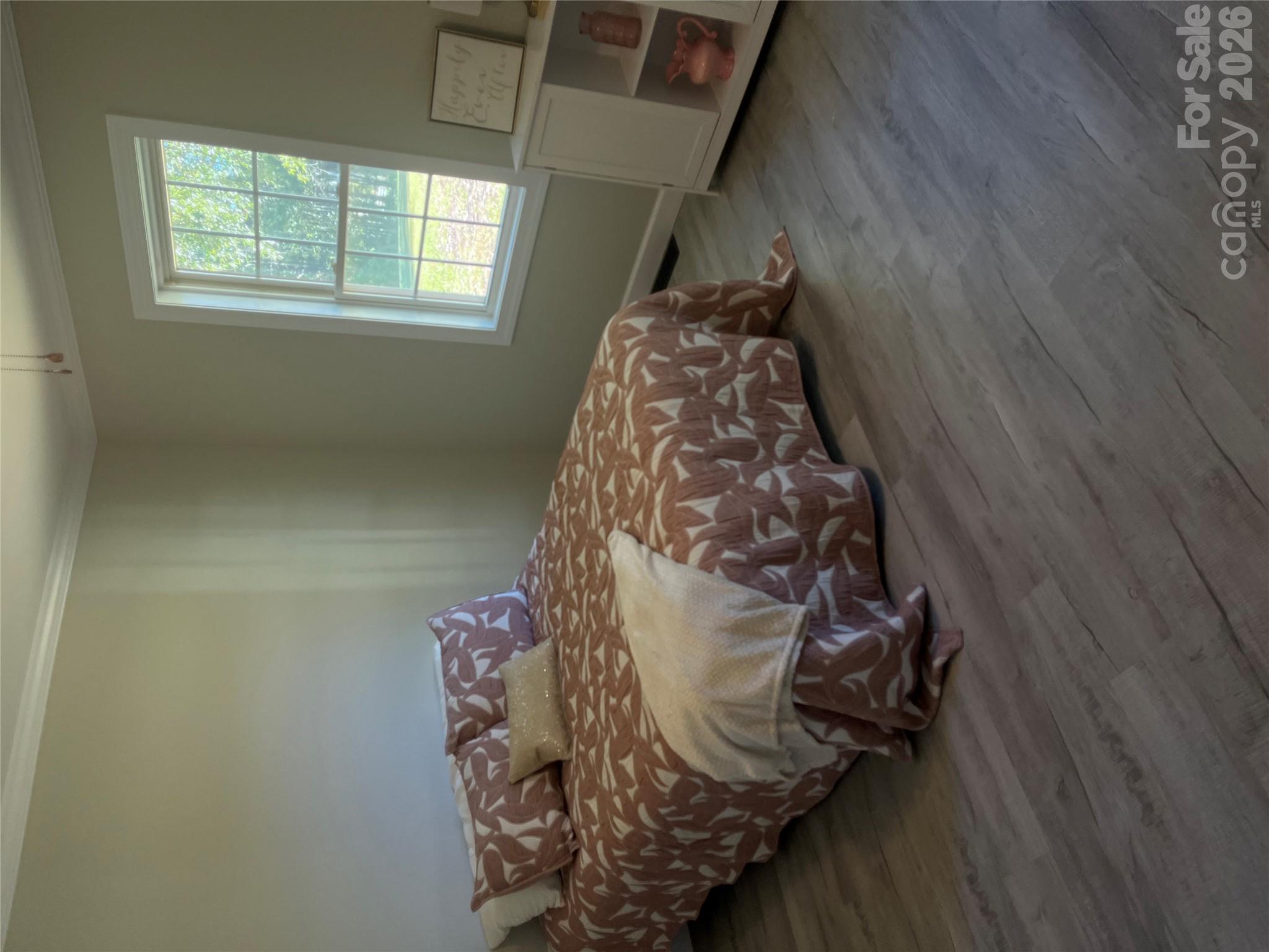 Single Family Residence at 581 Sutton Spring Road, York, photo 8 of 14