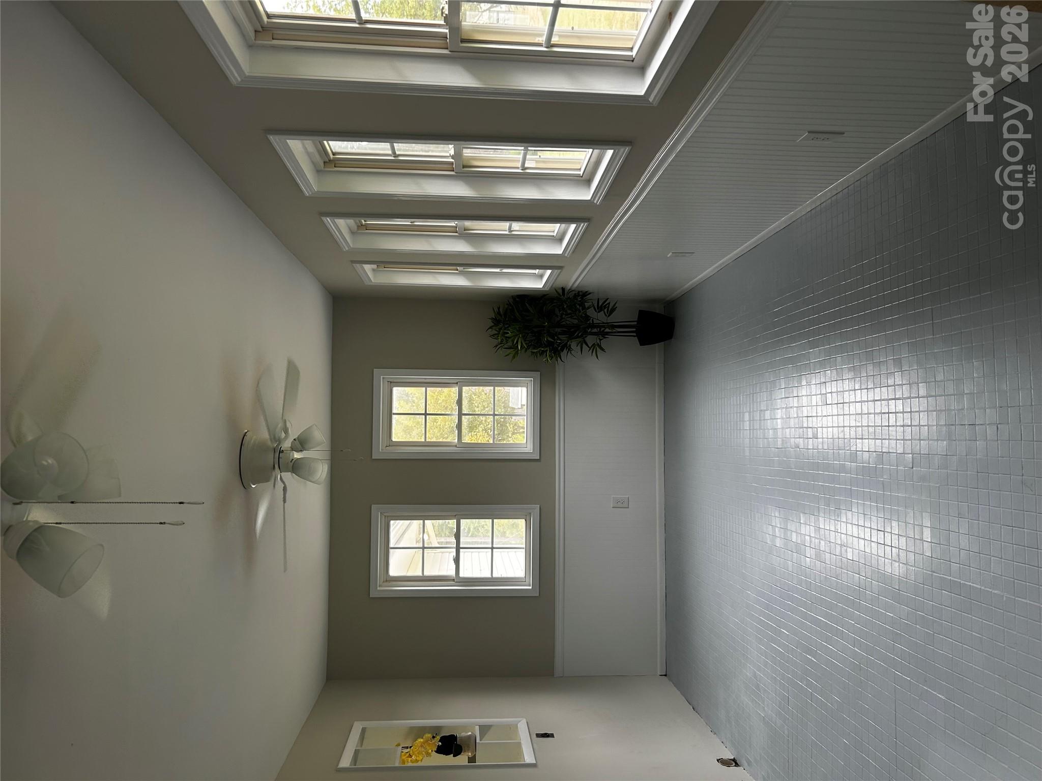 Single Family Residence at 581 Sutton Spring Road, York, photo 12 of 14