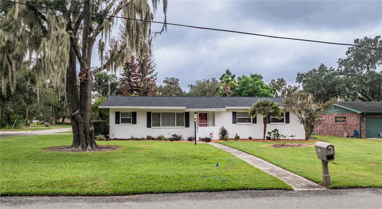 975 E MANN RD