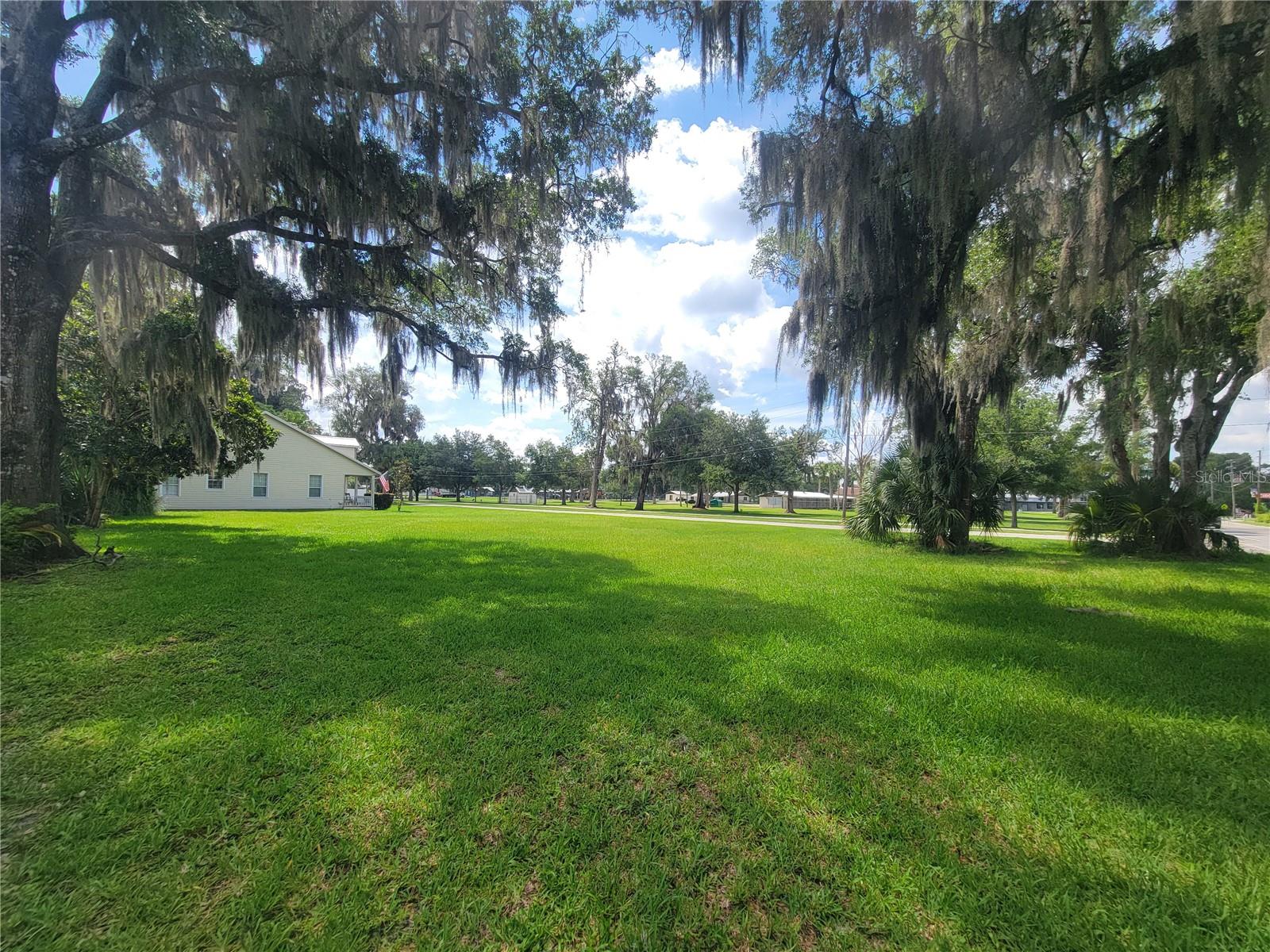 S LAKEVIEW DR