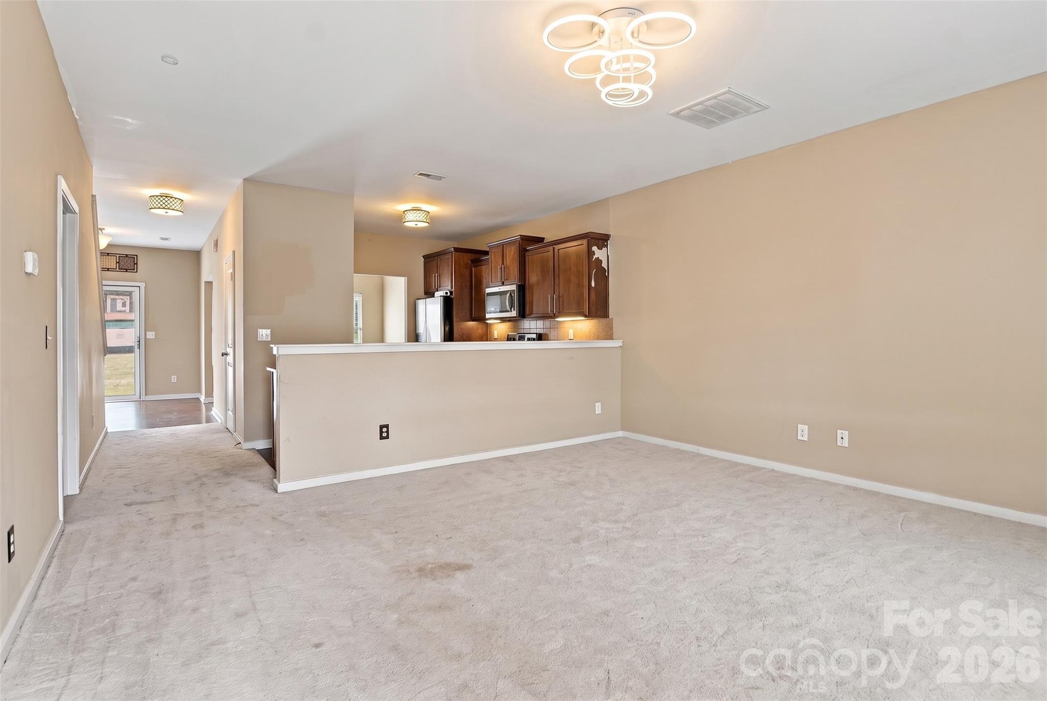 Townhouse at 433 Battery Circle, Clover, photo 13 of 32