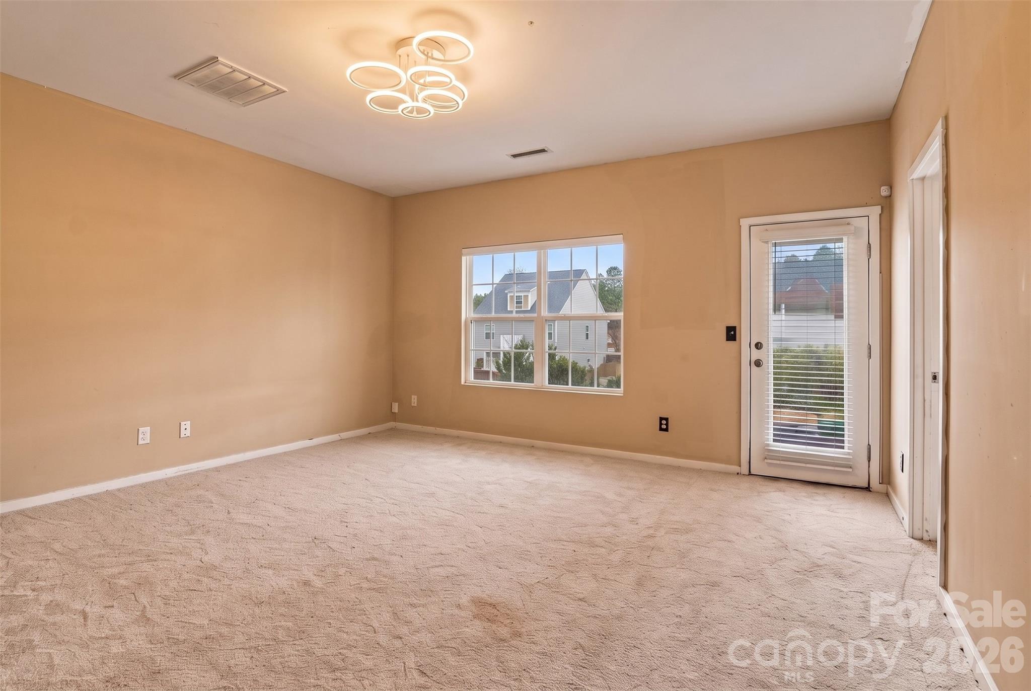 Townhouse at 433 Battery Circle, Clover, photo 14 of 32