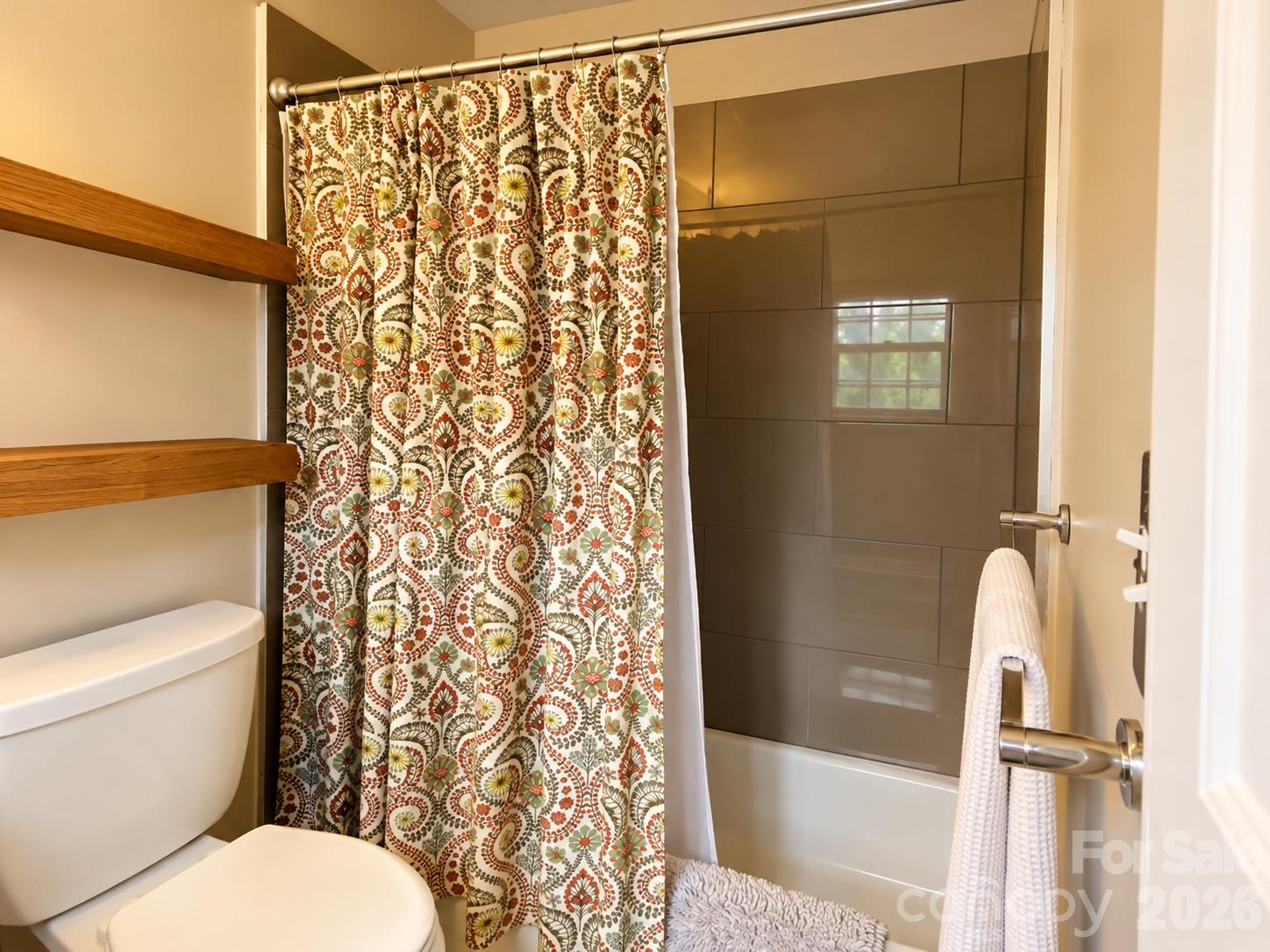 Single Family Residence at 1225 E Barden Road, Charlotte, photo 17 of 34