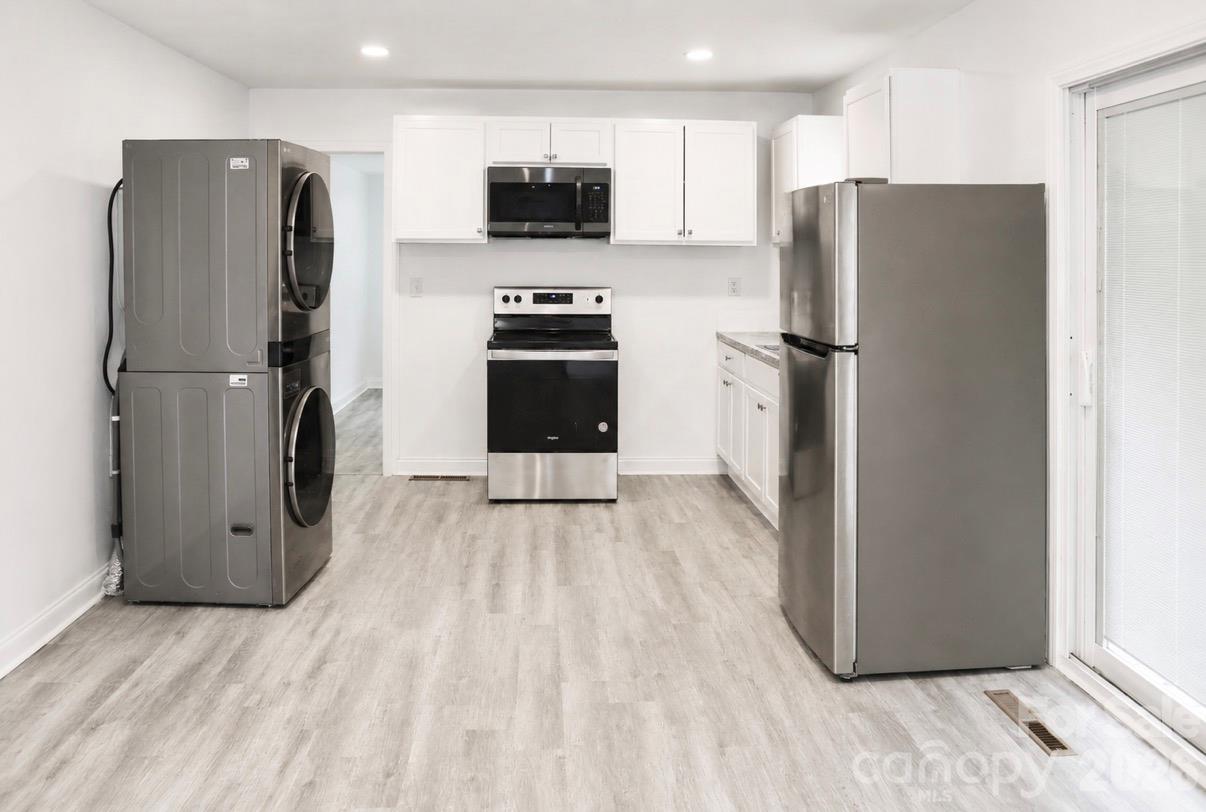 Laundry/ Kitchen - 2108 Brantley Road, Kannapolis