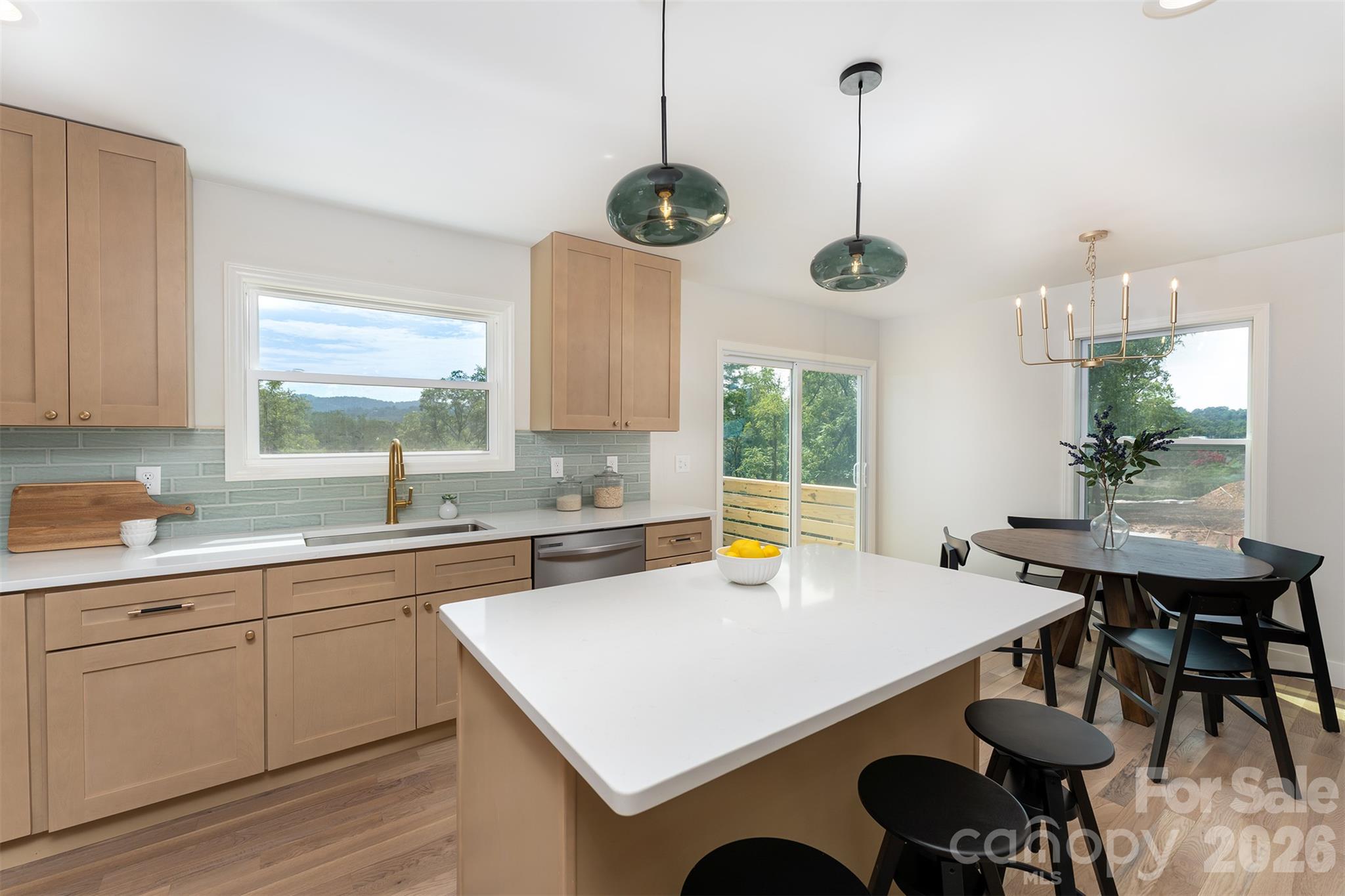 Island great for entertaining - 12 Crestfield Avenue, Asheville