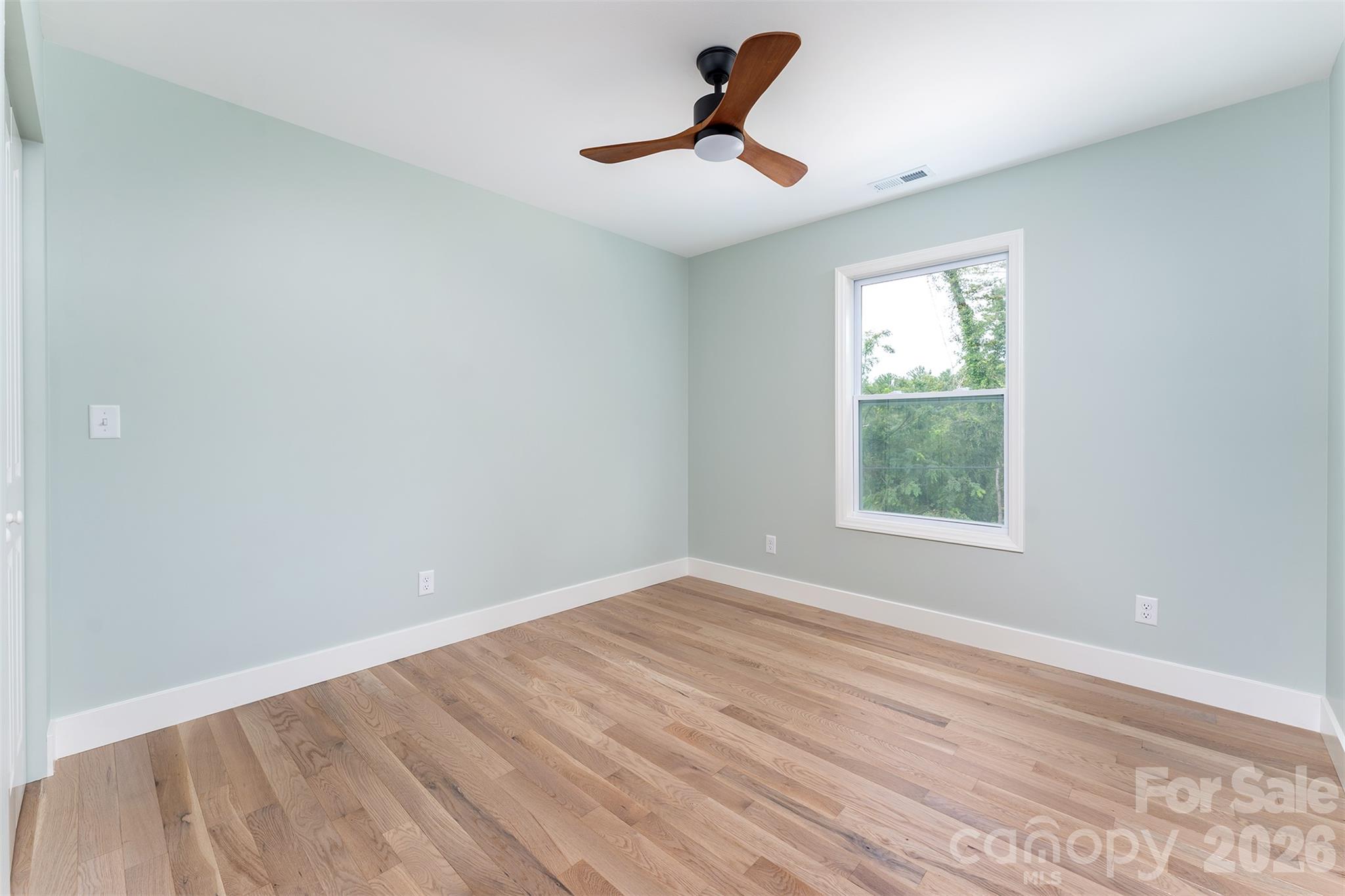 3rd bedroom - 12 Crestfield Avenue, Asheville